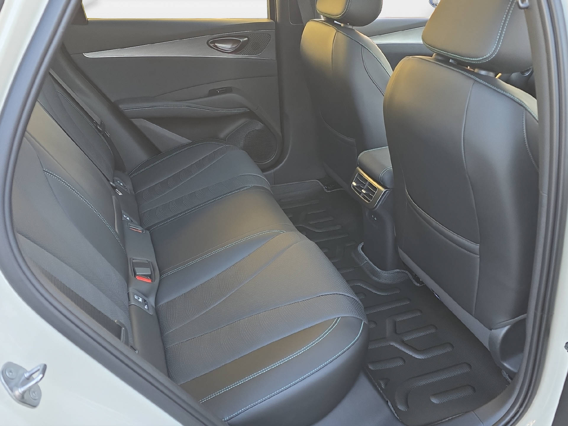BYD Seal 6 DM-i Touring Comfort-image-10