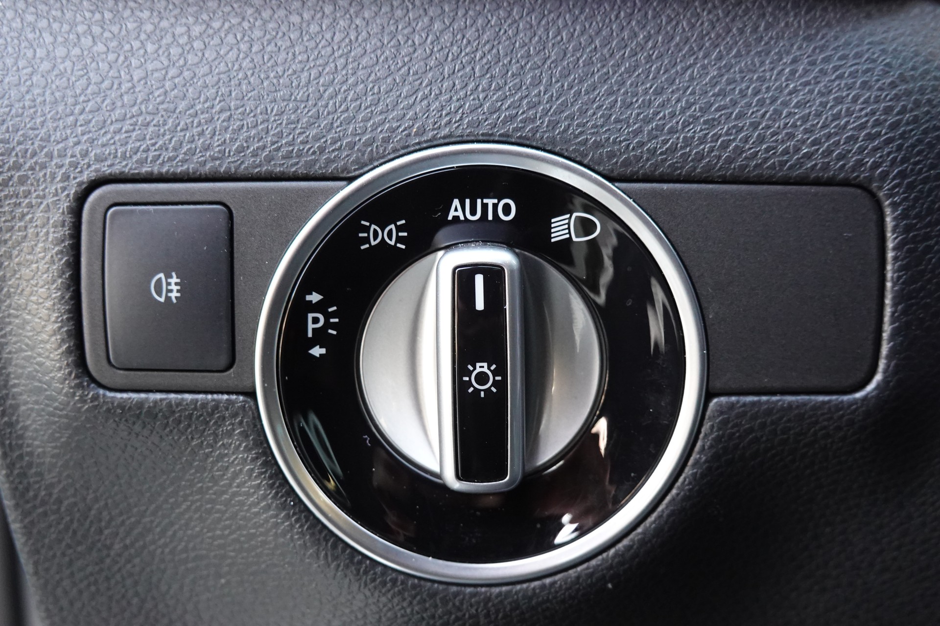 MERCEDES-BENZ B 200 AMG Line 7G-DCT-image-13