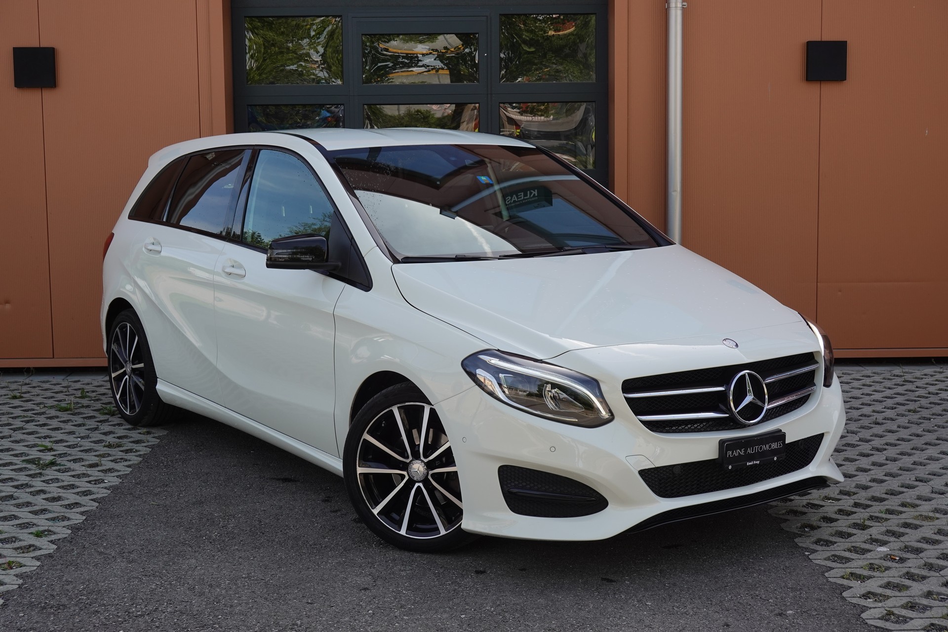 MERCEDES-BENZ B 200 AMG Line 7G-DCT-image-0