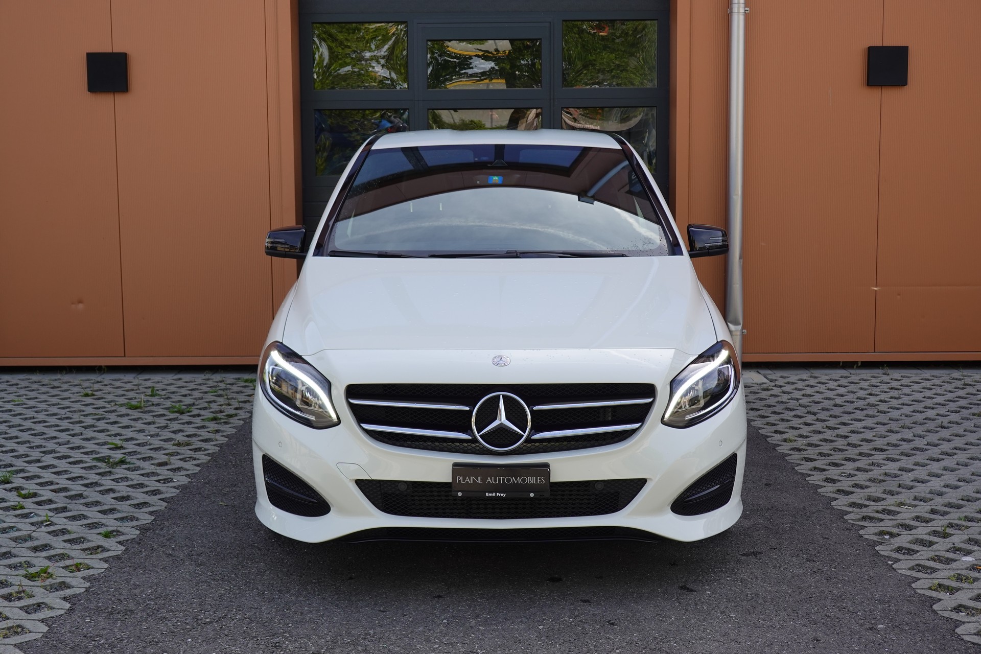 MERCEDES-BENZ B 200 AMG Line 7G-DCT-image-1