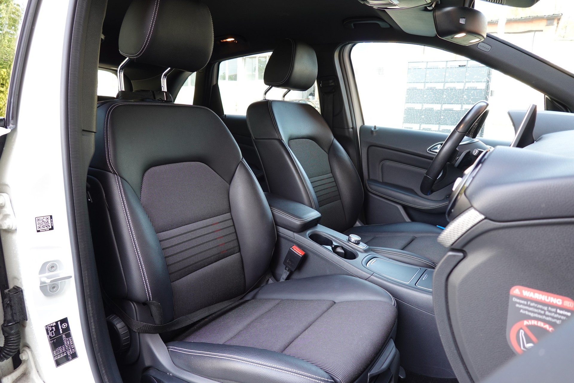 MERCEDES-BENZ B 200 AMG Line 7G-DCT-image-19