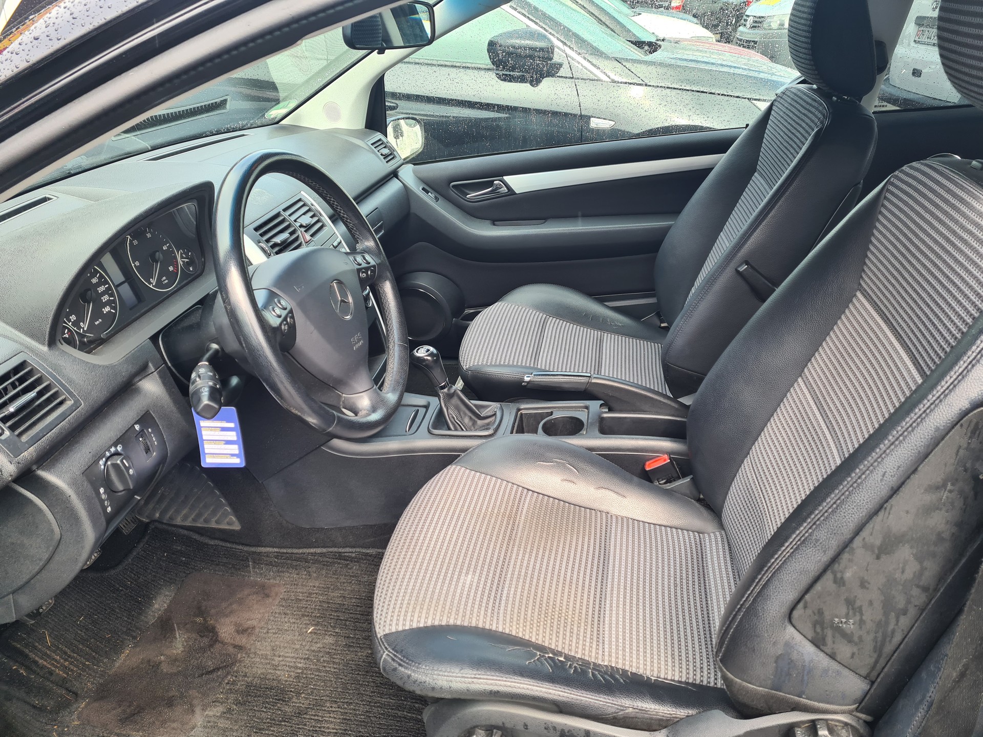 MERCEDES-BENZ A 200 CDI Avantgarde-image-4