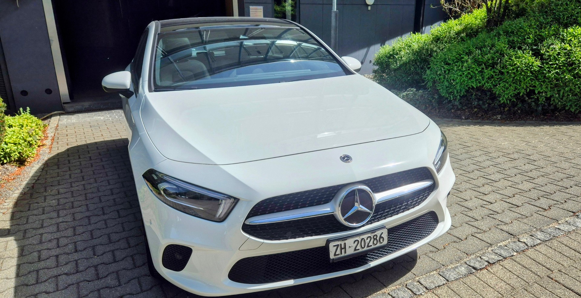 MERCEDES-BENZ A 220 7G-DCT 4 Matic-image-0