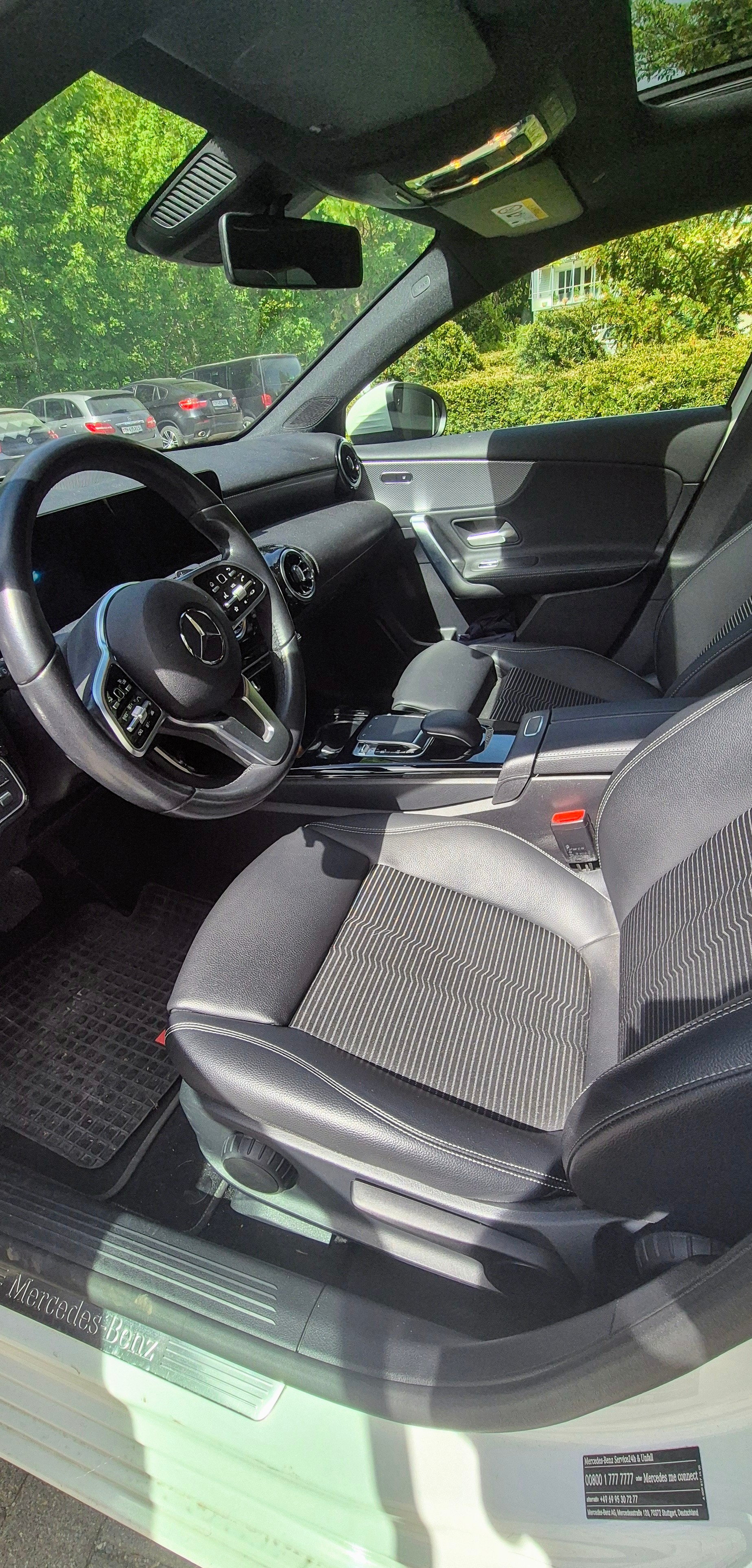 MERCEDES-BENZ A 220 7G-DCT 4 Matic-image-4