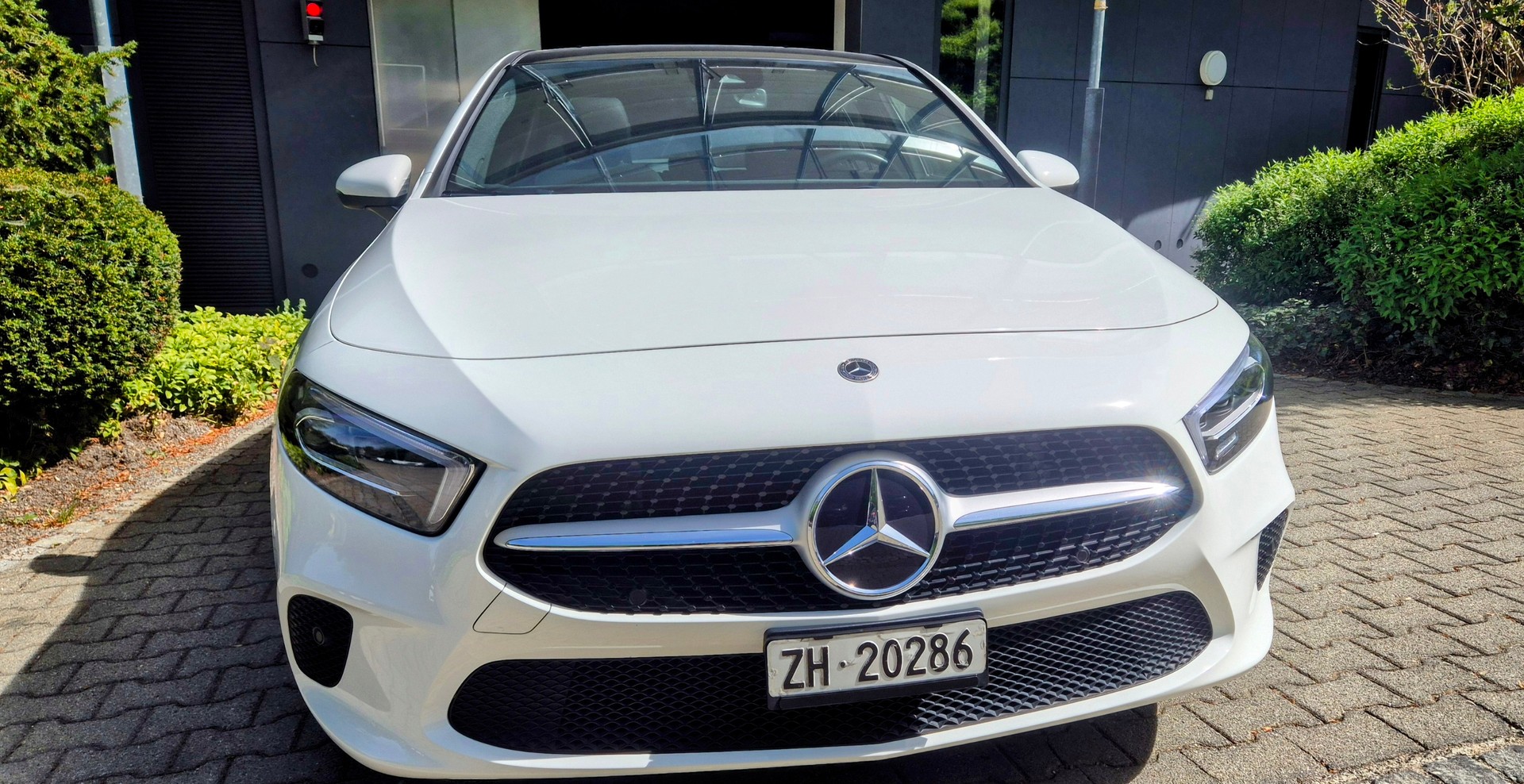 MERCEDES-BENZ A 220 7G-DCT 4 Matic-image-3
