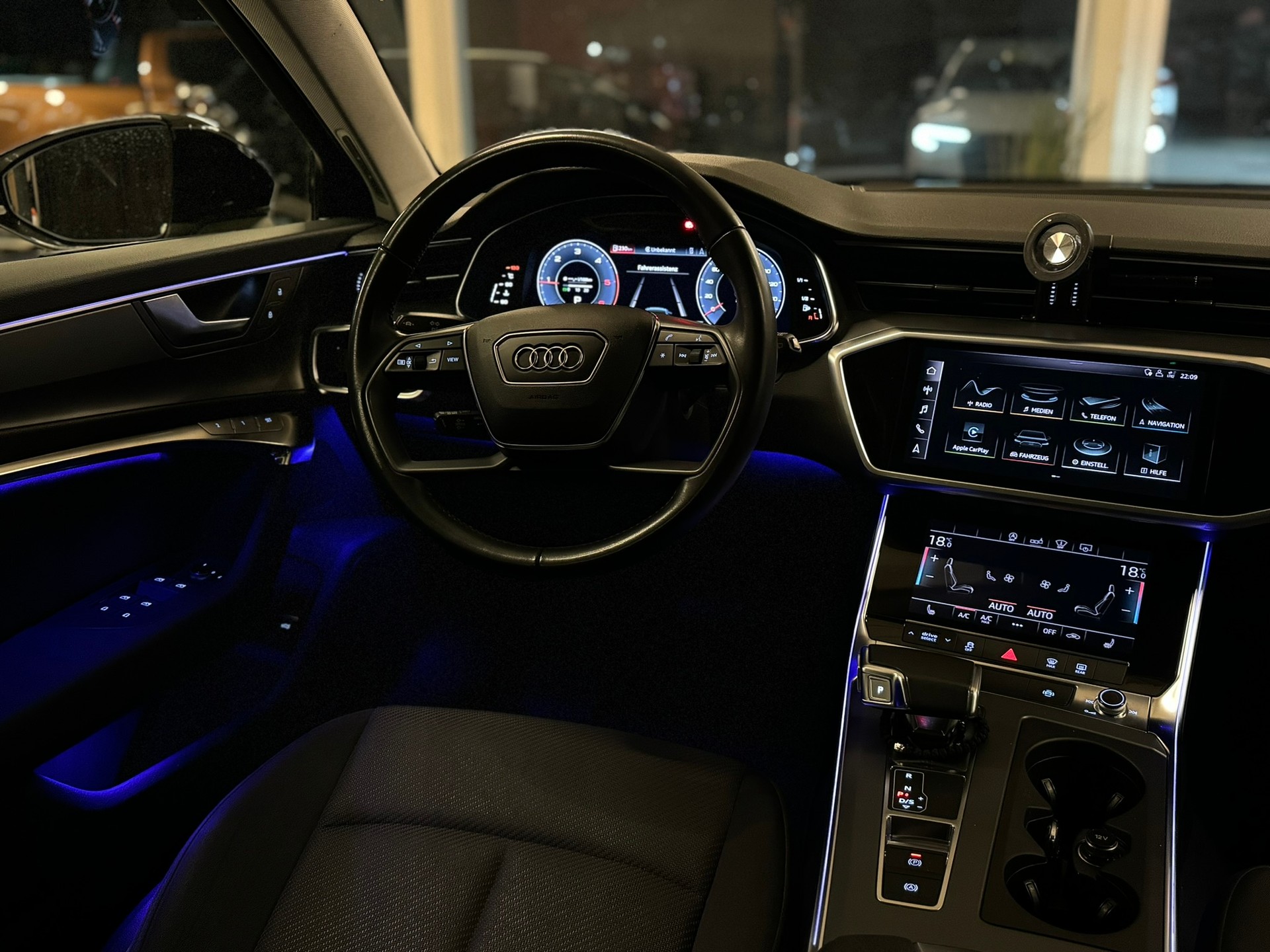 AUDI A6 Avant 40 TDI quattro S-tronic-image-8