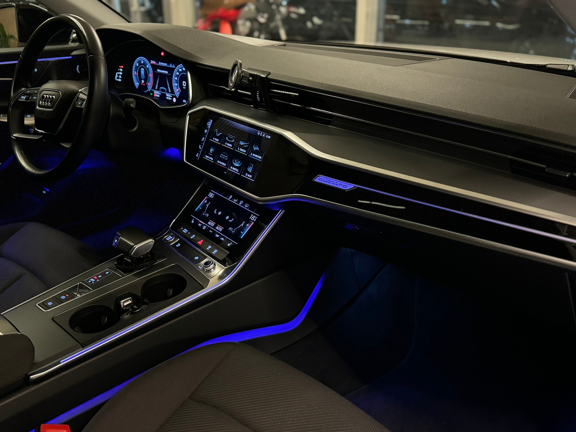 AUDI A6 Avant 40 TDI quattro S-tronic-image-9