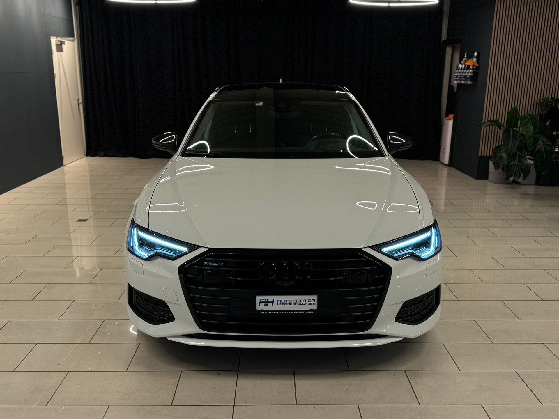 AUDI A6 Avant 40 TDI quattro S-tronic-showroom-element-1