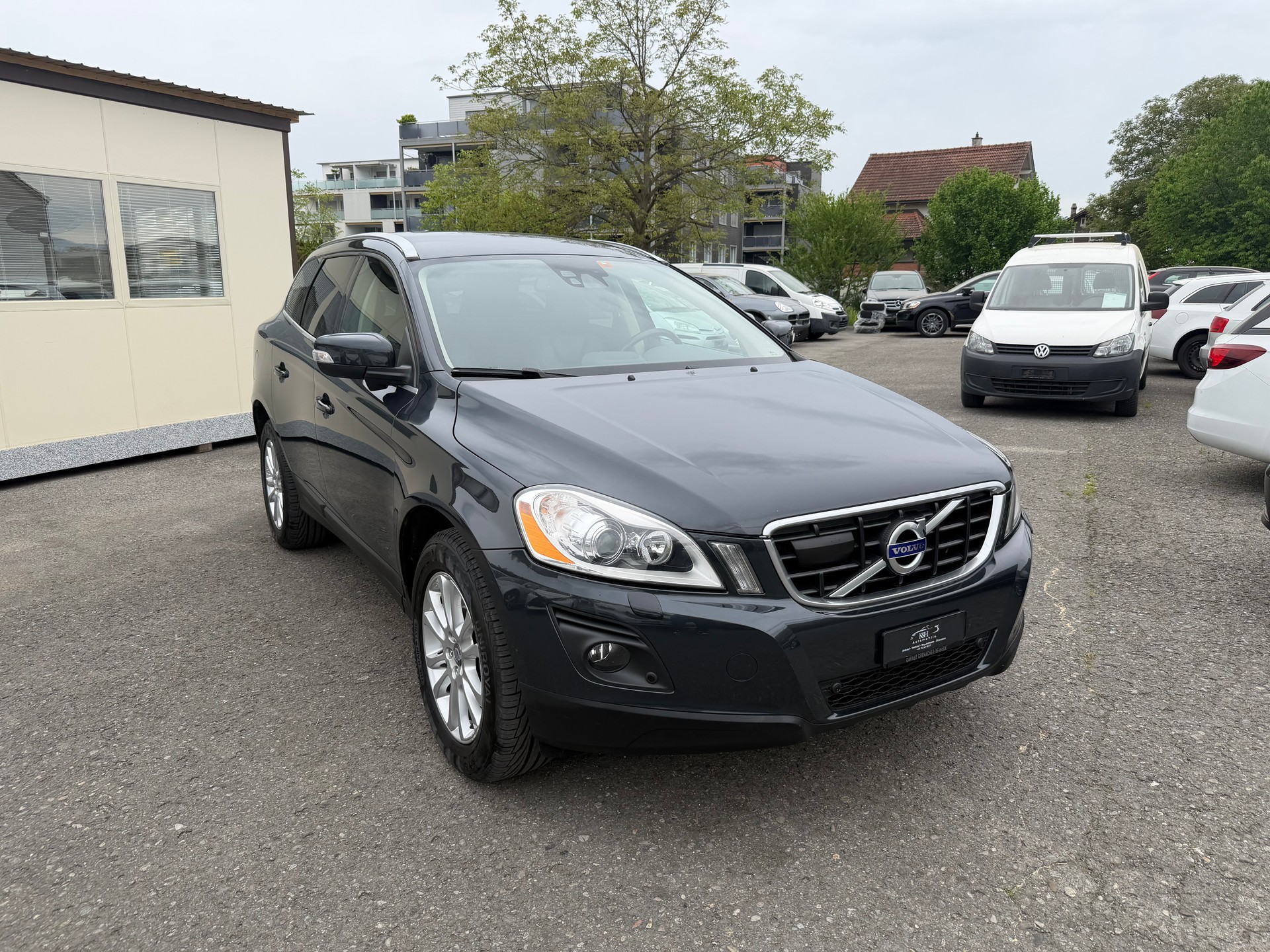 VOLVO XC60 D5 AWD Summum Geartronic-image-1