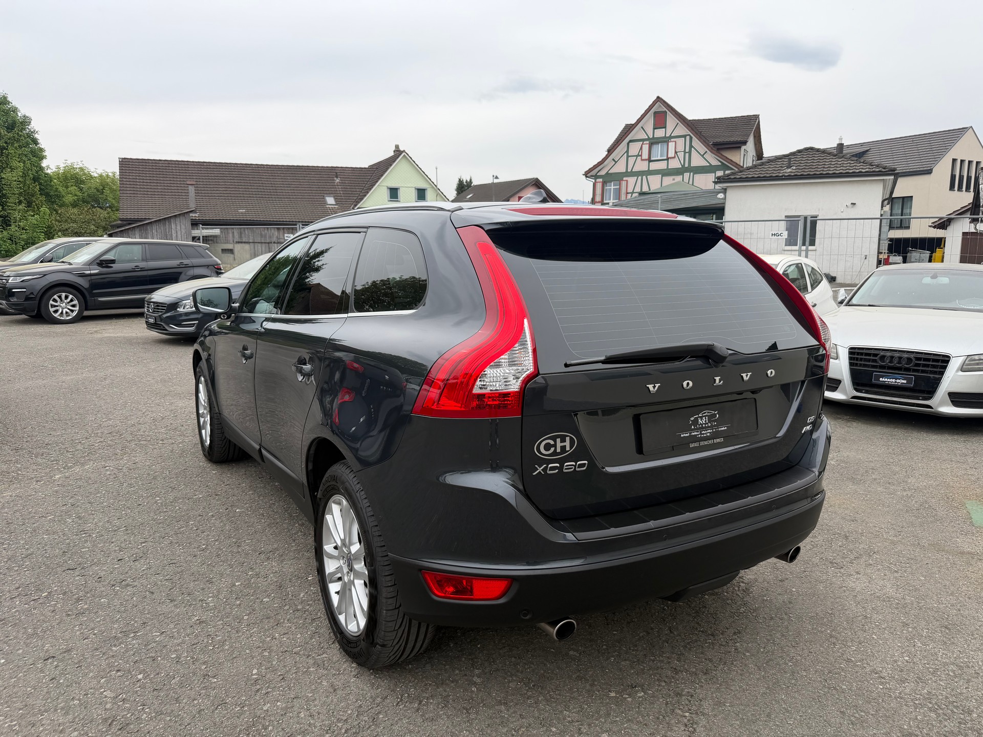 VOLVO XC60 D5 AWD Summum Geartronic-image-5