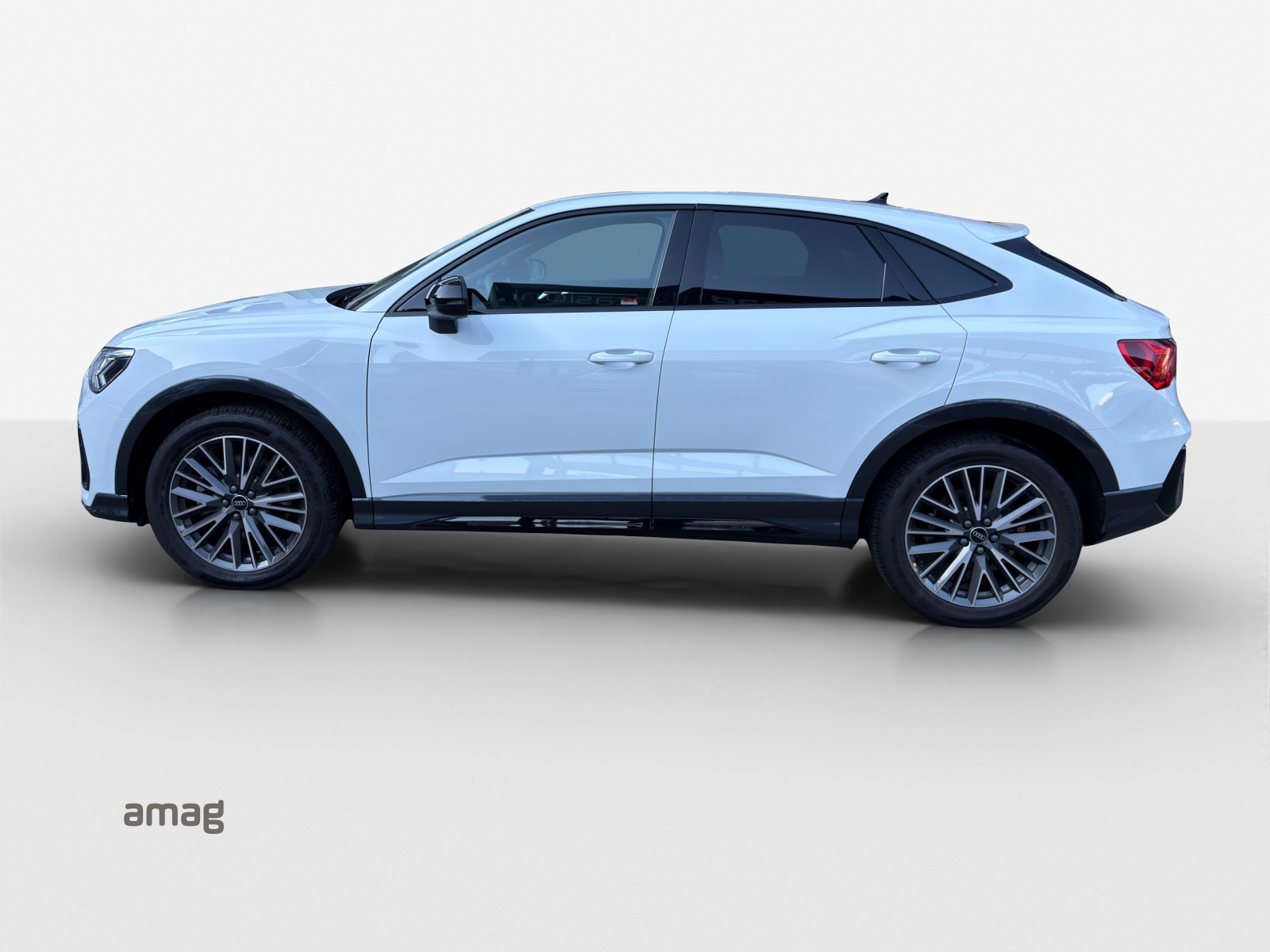 AUDI Q3 Sportback 40 TFSI S line quattro S-tronic-image-1