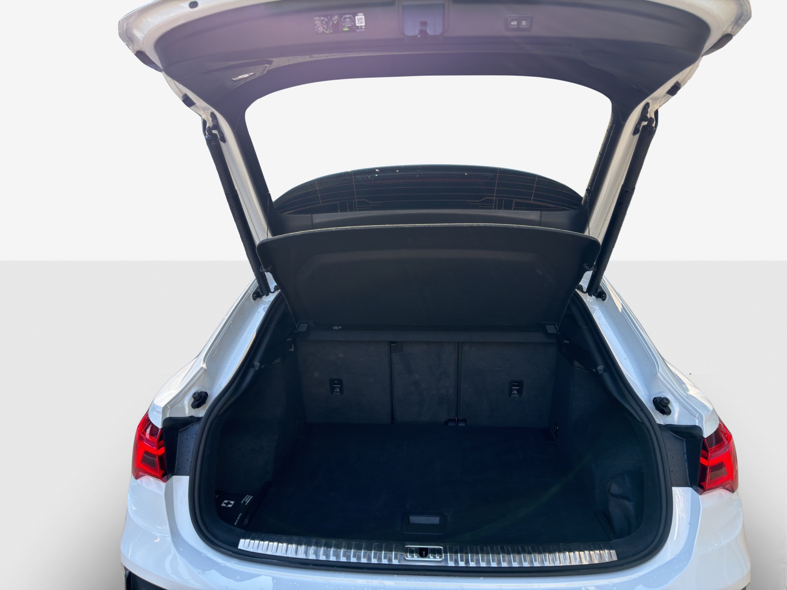 AUDI Q3 Sportback 40 TFSI S line quattro S-tronic-image-12