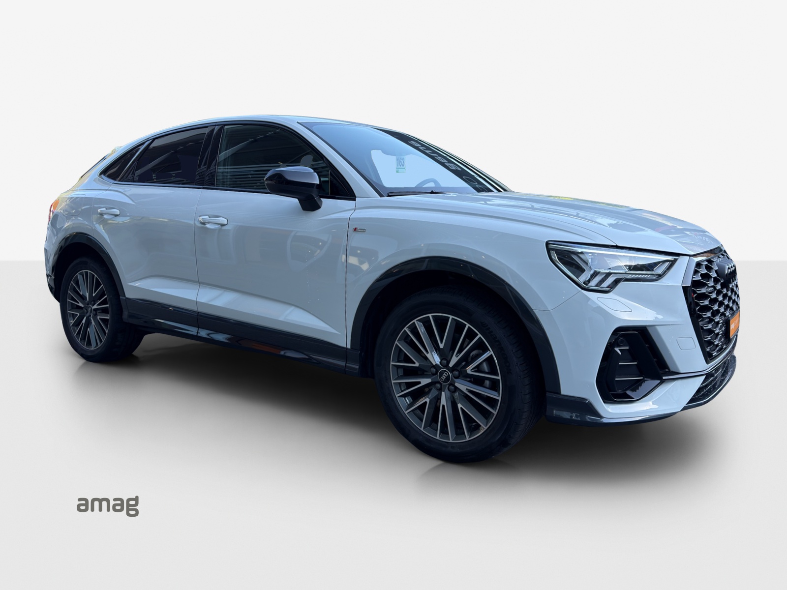 AUDI Q3 Sportback 40 TFSI S line quattro S-tronic-image-5