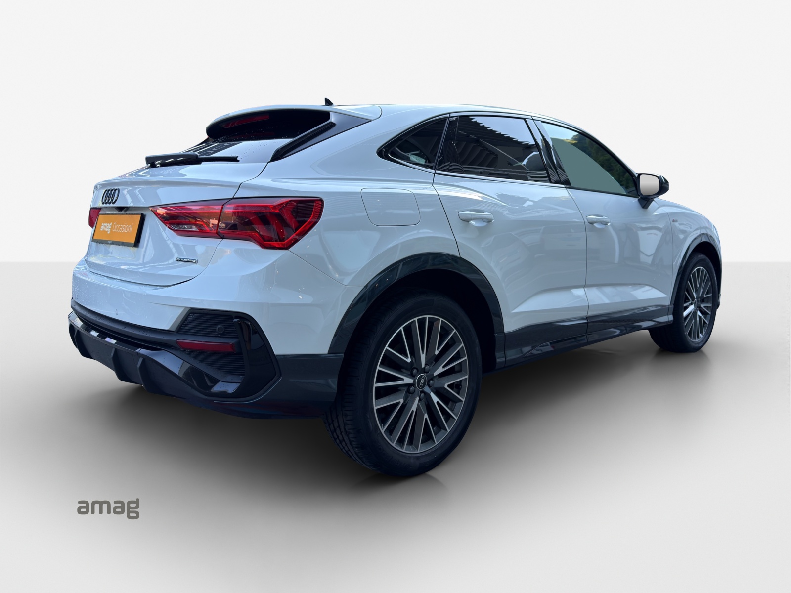 AUDI Q3 Sportback 40 TFSI S line quattro S-tronic-image-4