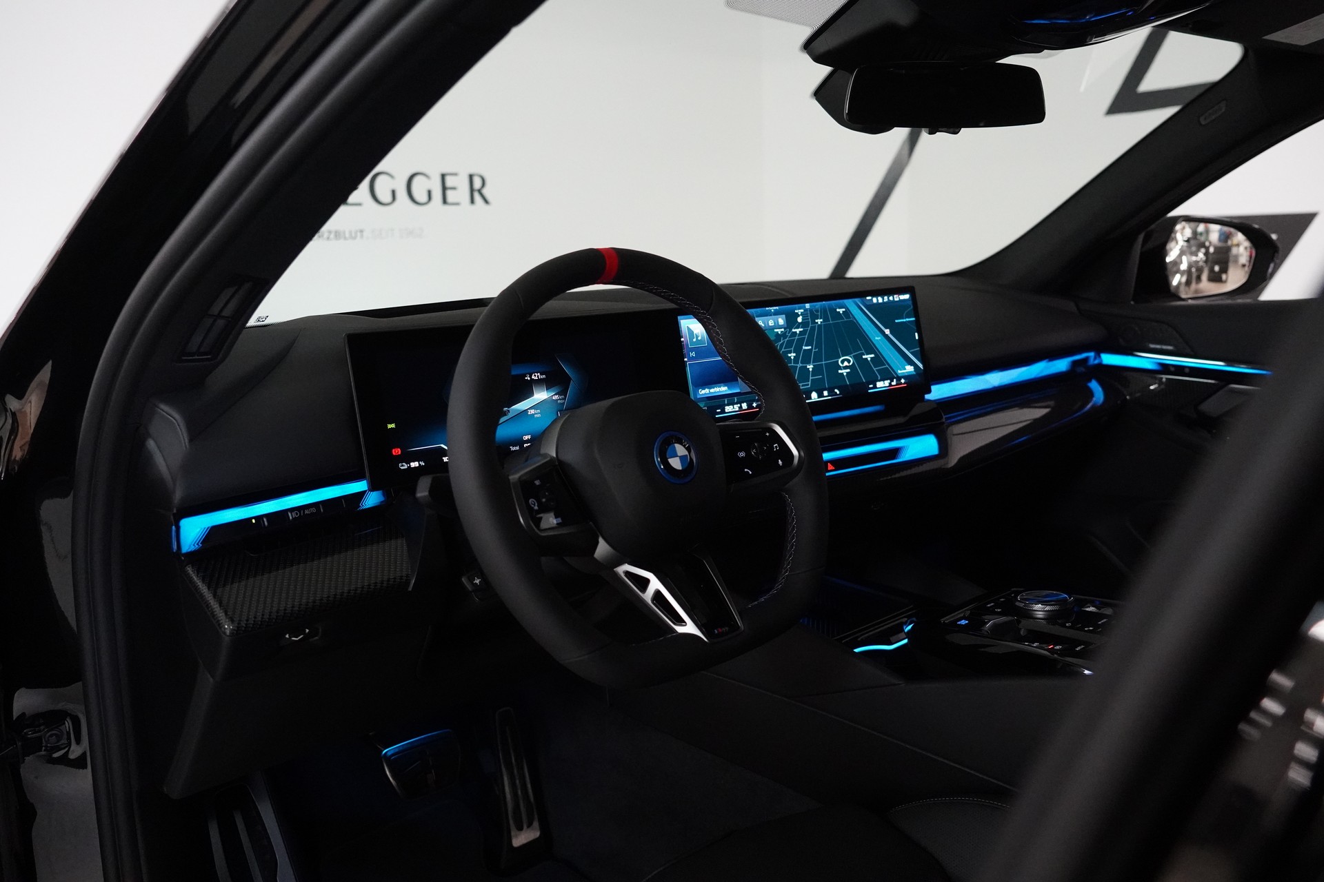 BMW i5 M60 Touring M Sport Pro-image-24