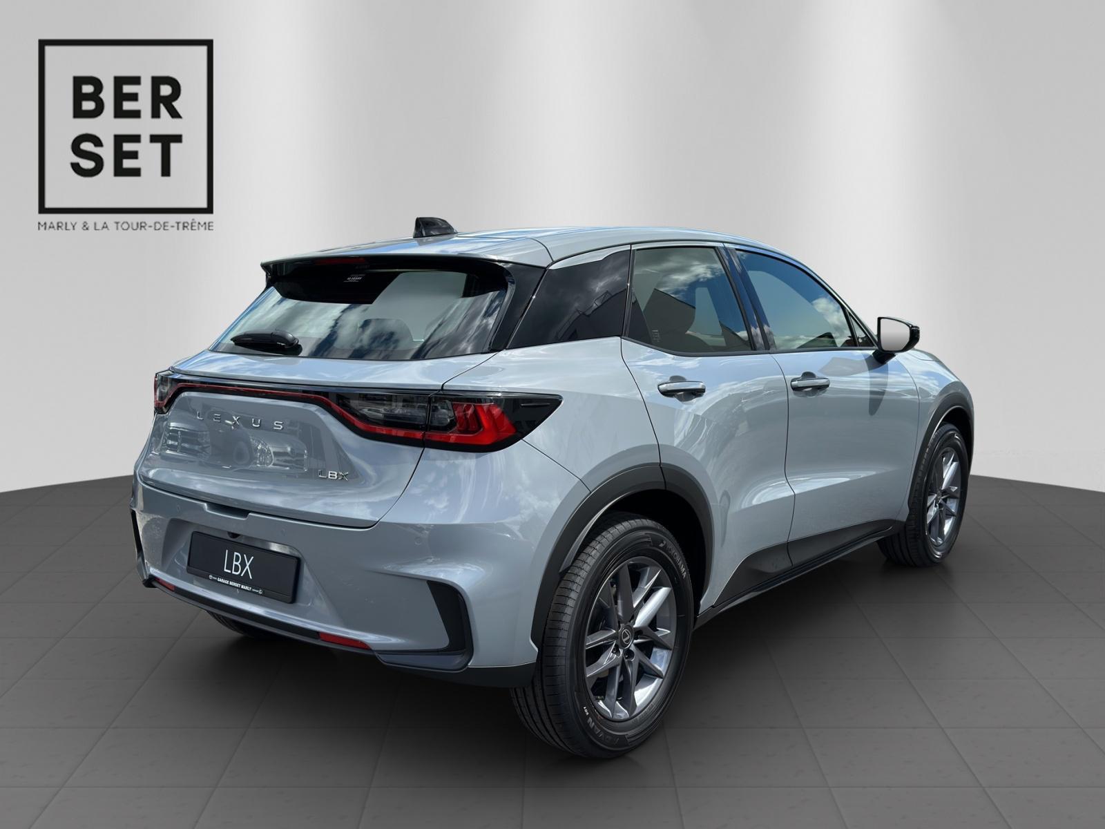 LEXUS LBX 1.5 Hybrid Impression-showroom-element-3