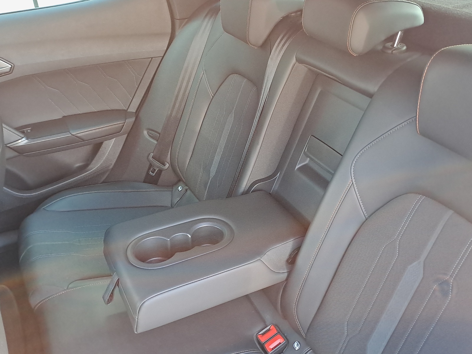 CUPRA Formentor 1.4 e-HYBRID pHEV VZ DSG-image-12
