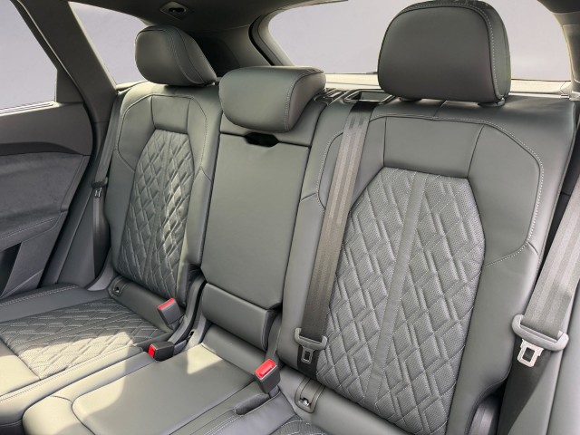 AUDI SQ5 TFSI quattro S-tronic-image-15