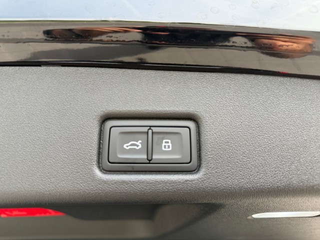 AUDI SQ5 TFSI quattro S-tronic-image-24