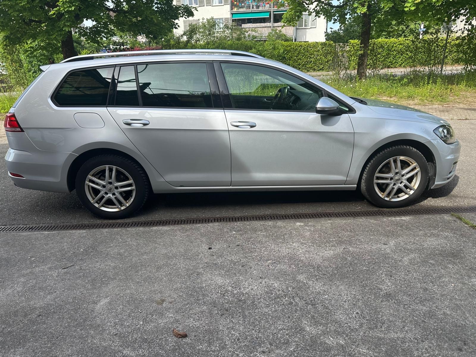 VW Golf Variant 2.0 TDI Comfortline DSG-image-3