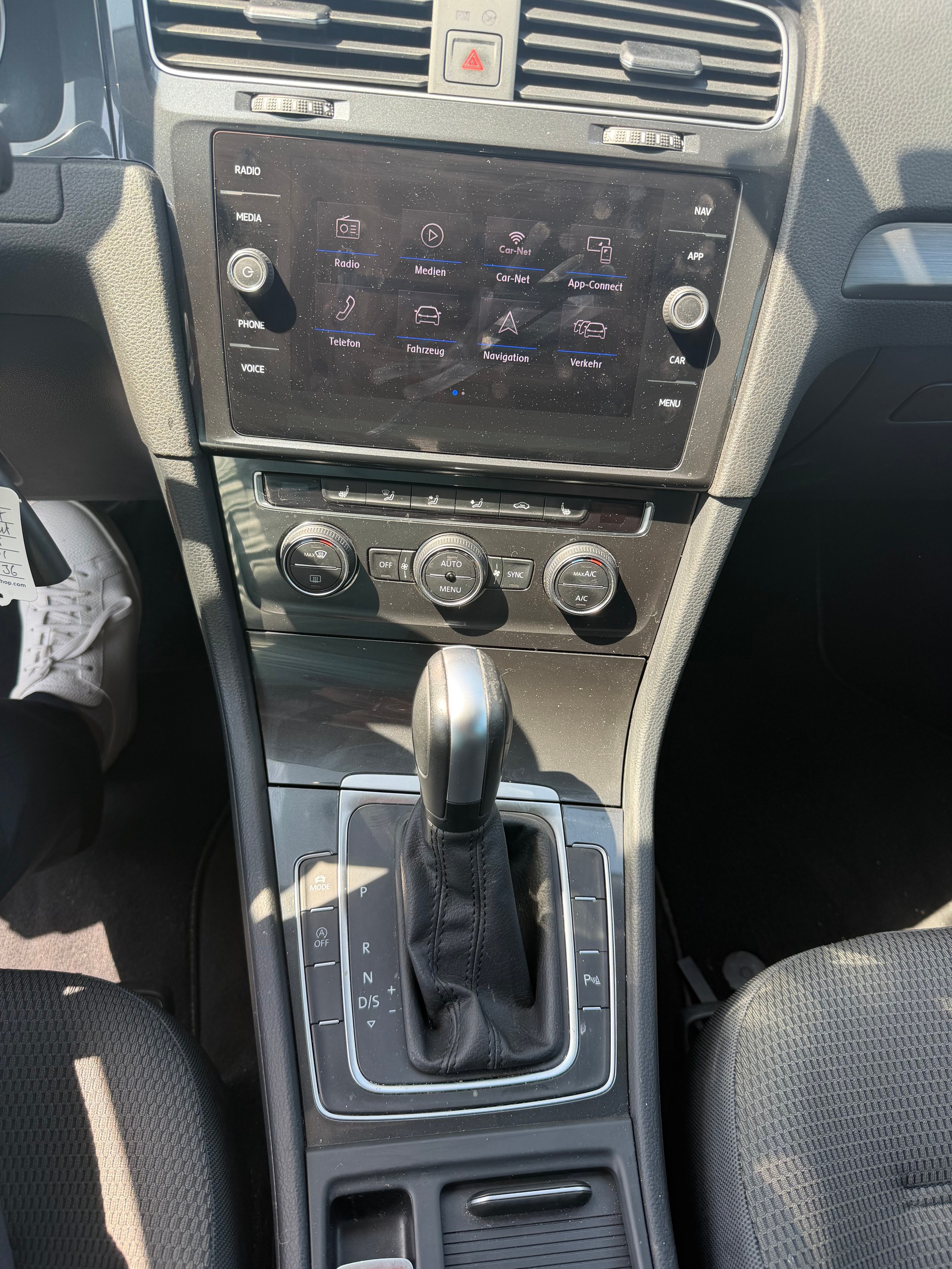 VW Golf Variant 2.0 TDI Comfortline DSG-image-10