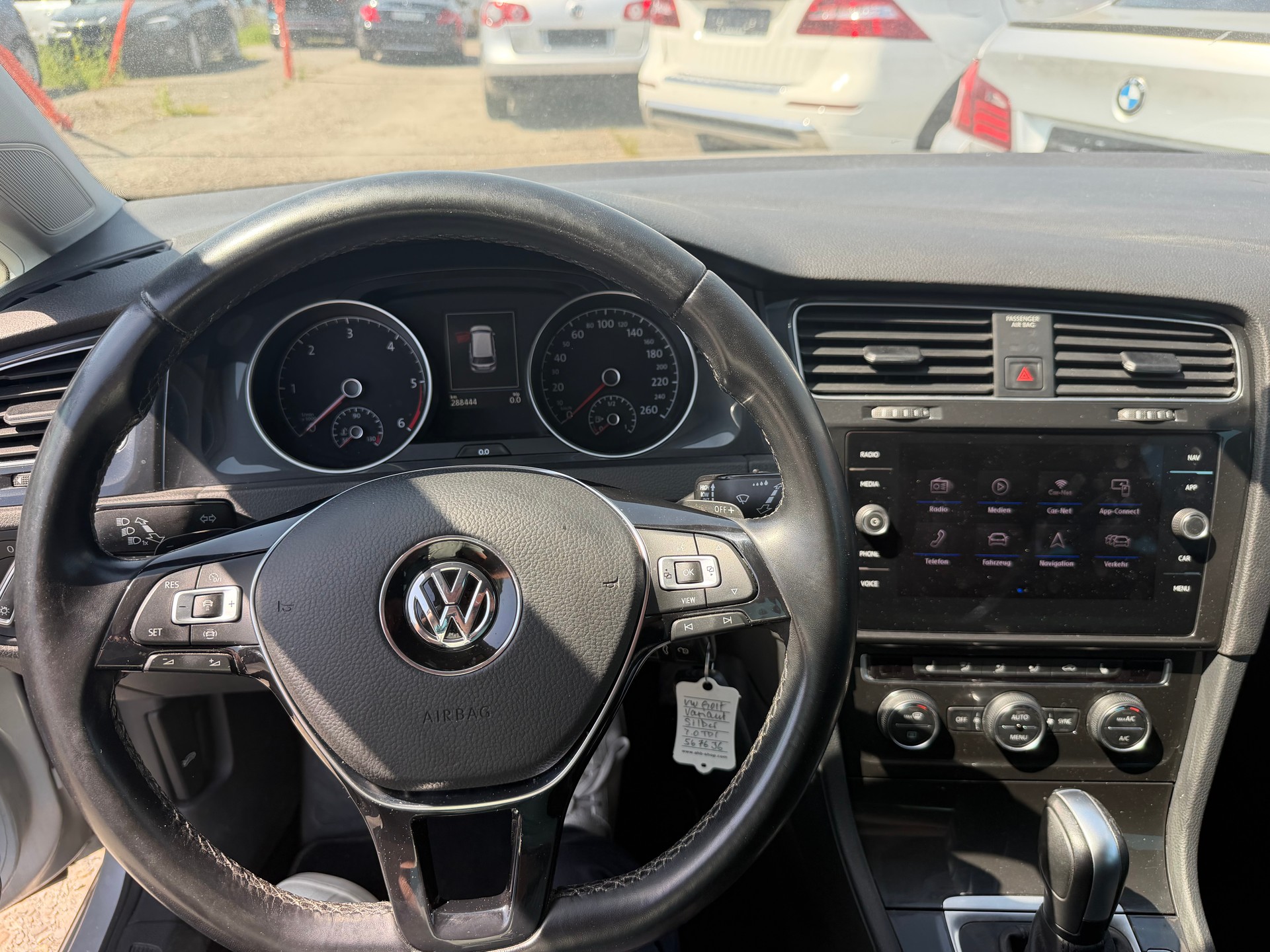 VW Golf Variant 2.0 TDI Comfortline DSG-image-9