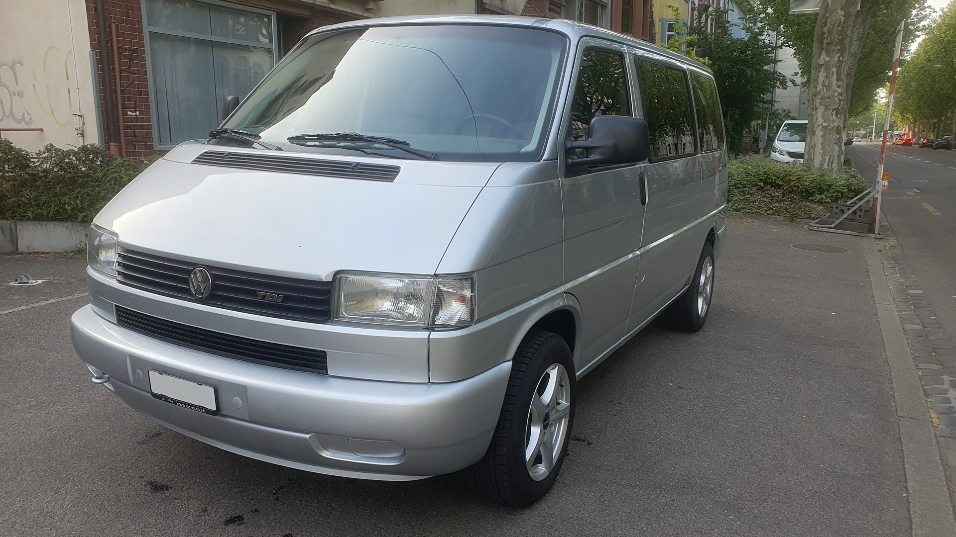 VW Transporter 2.5 TDI-image-0