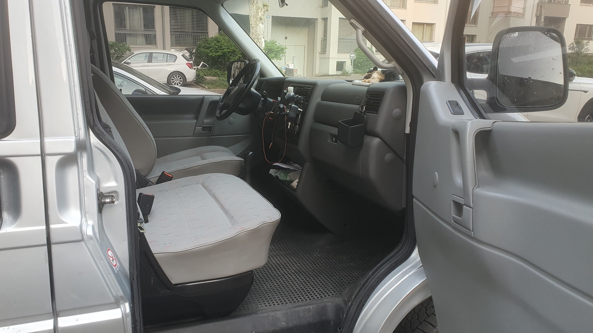 VW Transporter 2.5 TDI-image-4