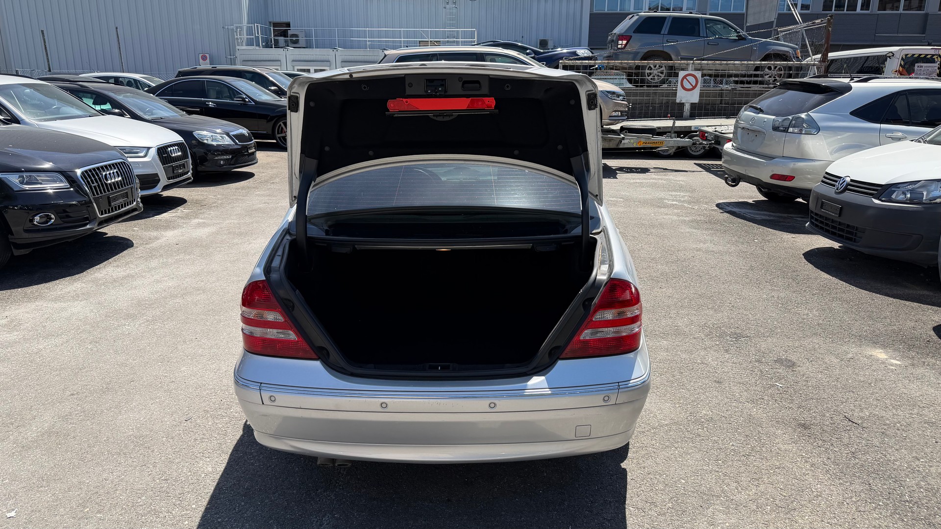 MERCEDES-BENZ C 220 CDI Avantgarde Sport Edition-image-12