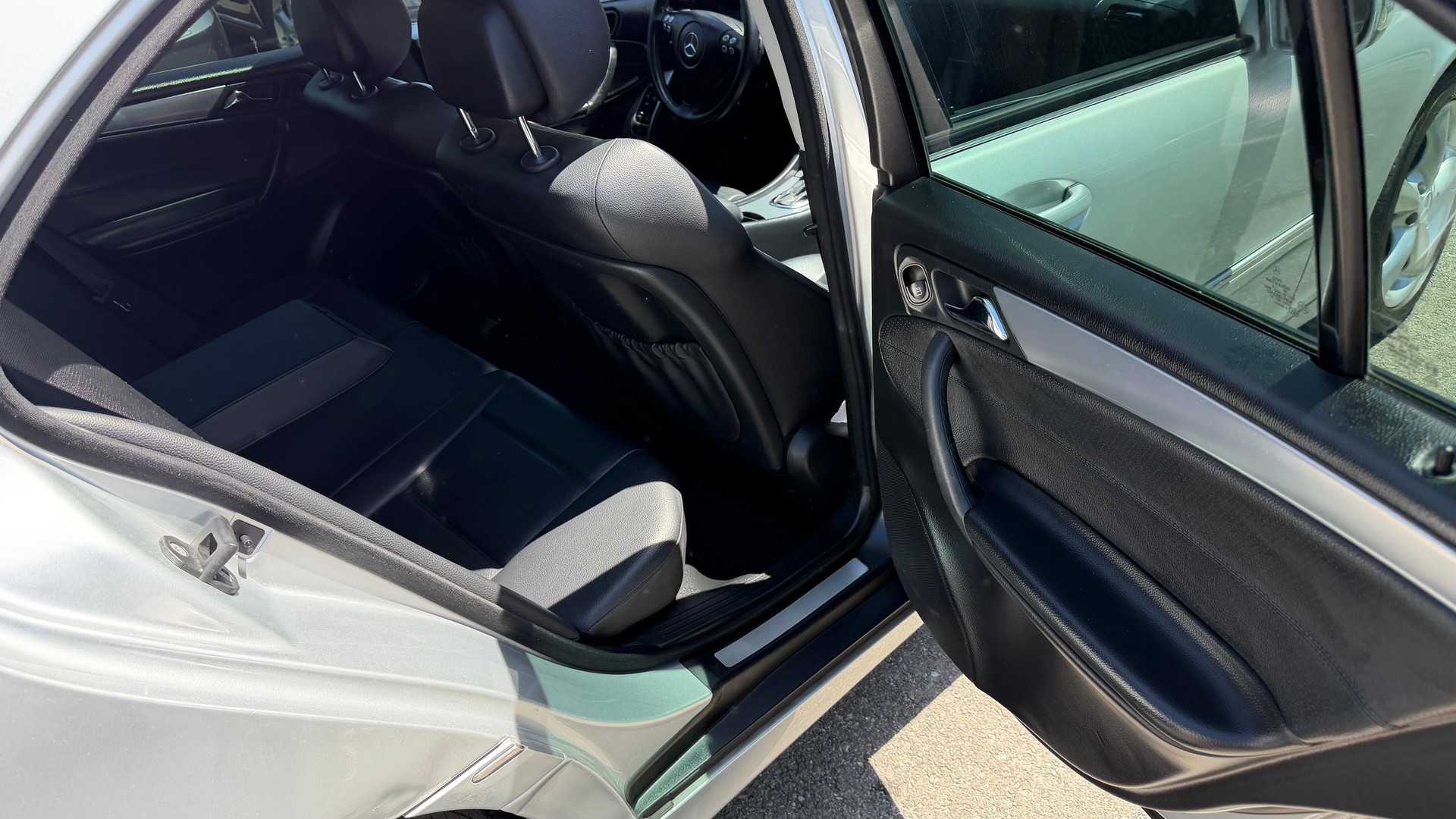 MERCEDES-BENZ C 220 CDI Avantgarde Sport Edition-image-9