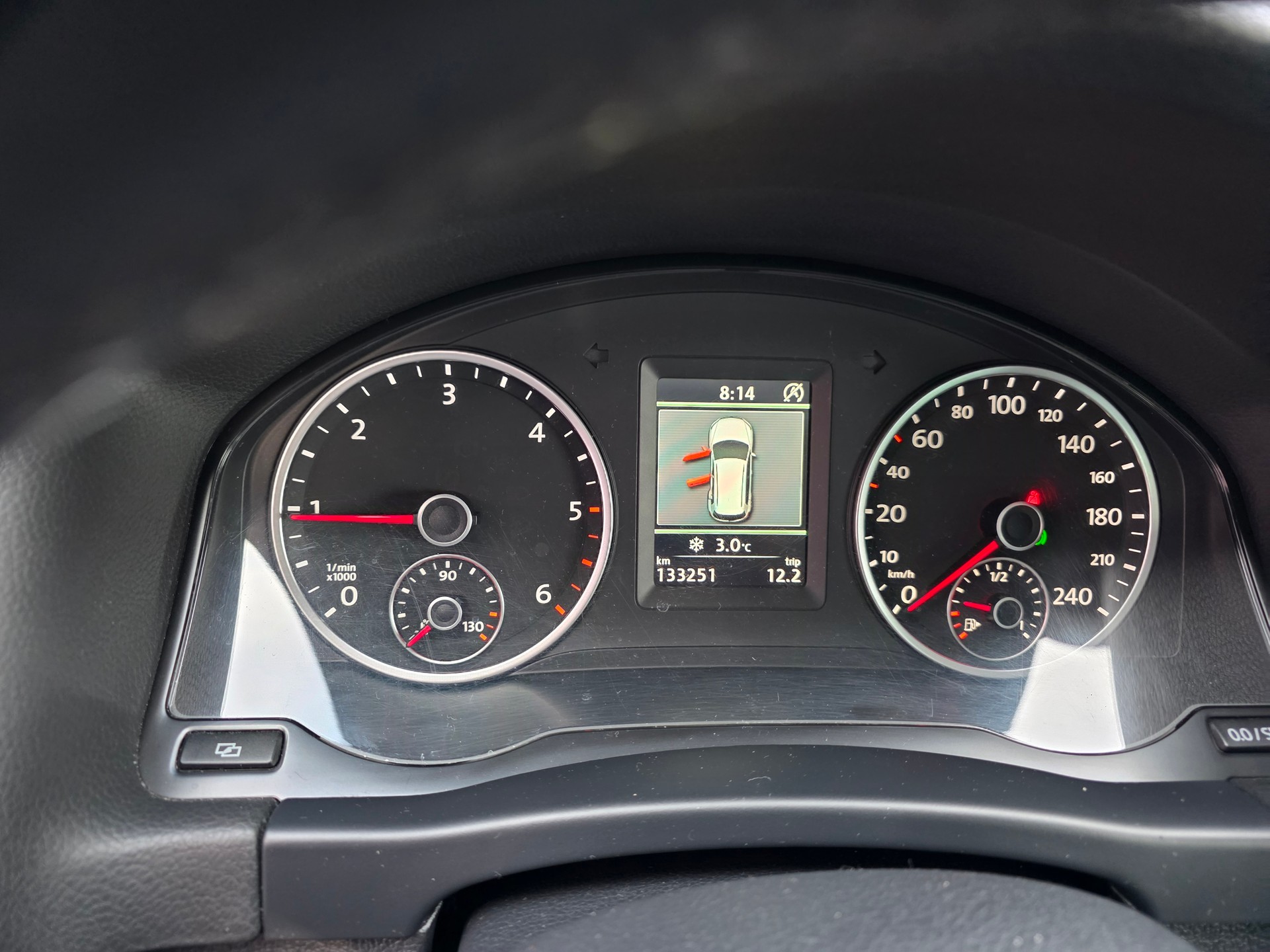 VW Tiguan 2.0 TDI BlueMotion Sport&Style 4Motion-image-11