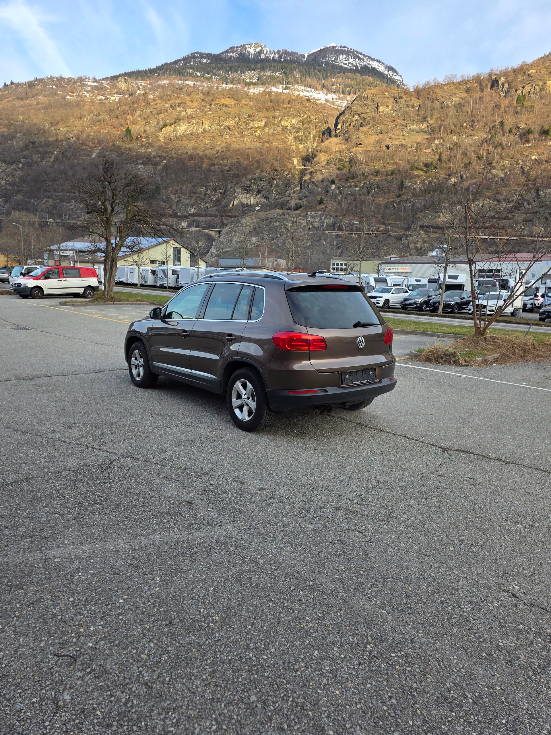 VW Tiguan 2.0 TDI BlueMotion Sport&Style 4Motion-image-5
