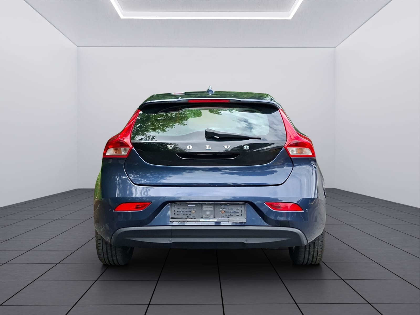 VOLVO V40 D2-image-5