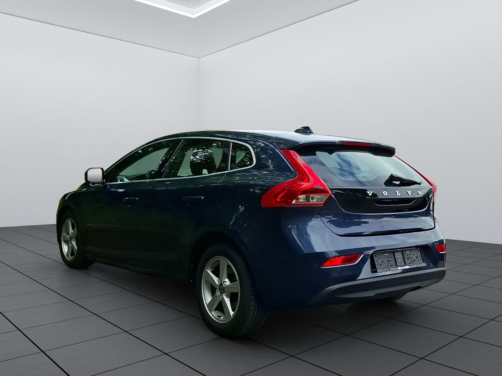 VOLVO V40 D2-image-4