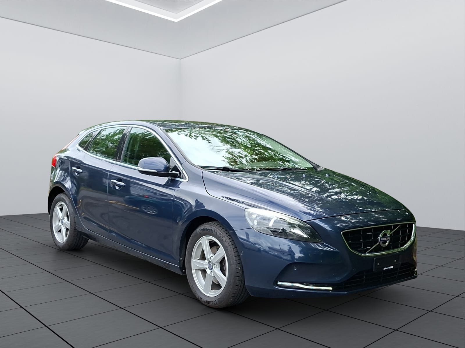 VOLVO V40 D2-image-2