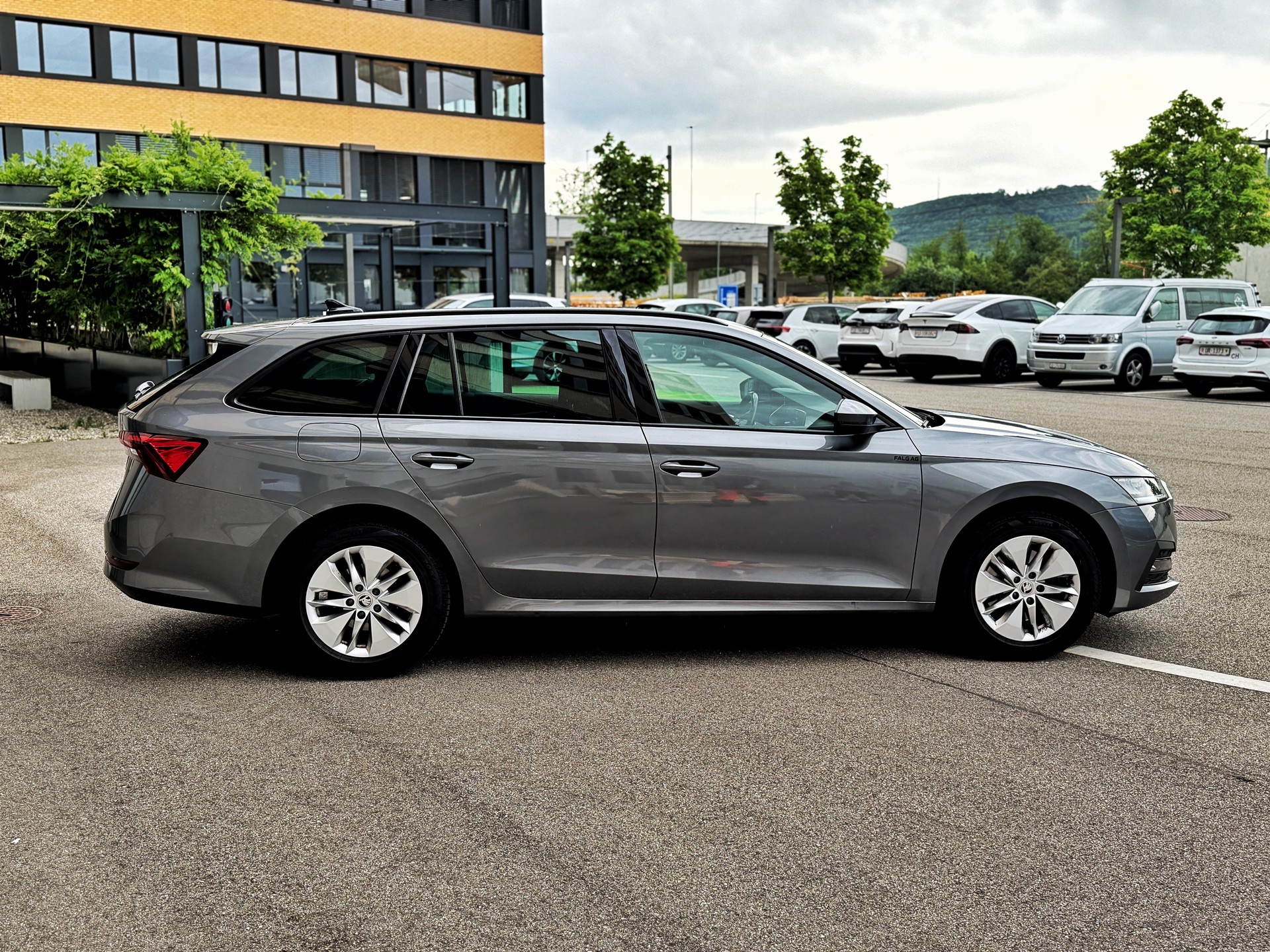 SKODA Octavia Combi 2.0 TDI DSG Ambition 4x4-image-6