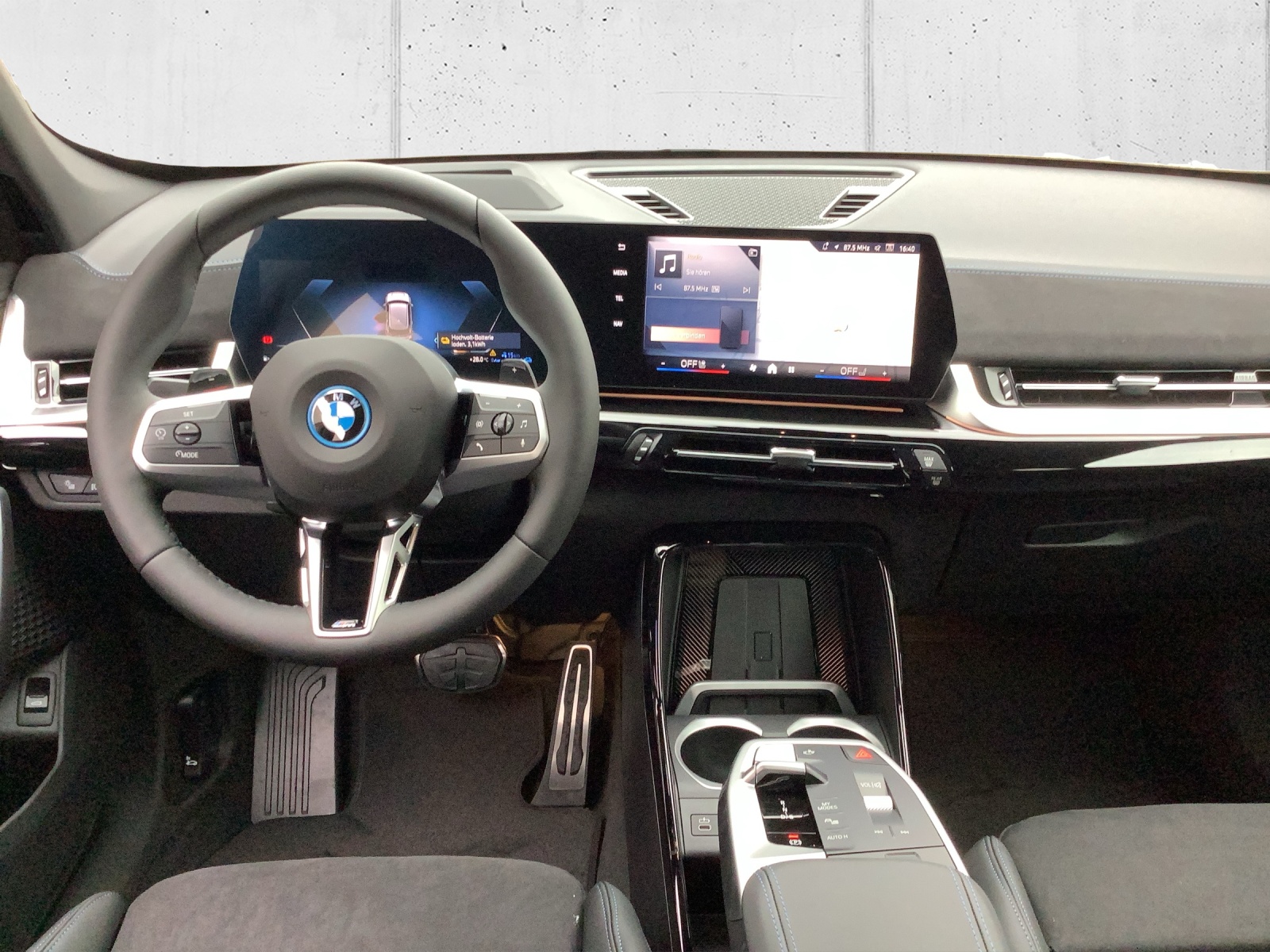 BMW X1 xDrive 30e M Sport-image-12