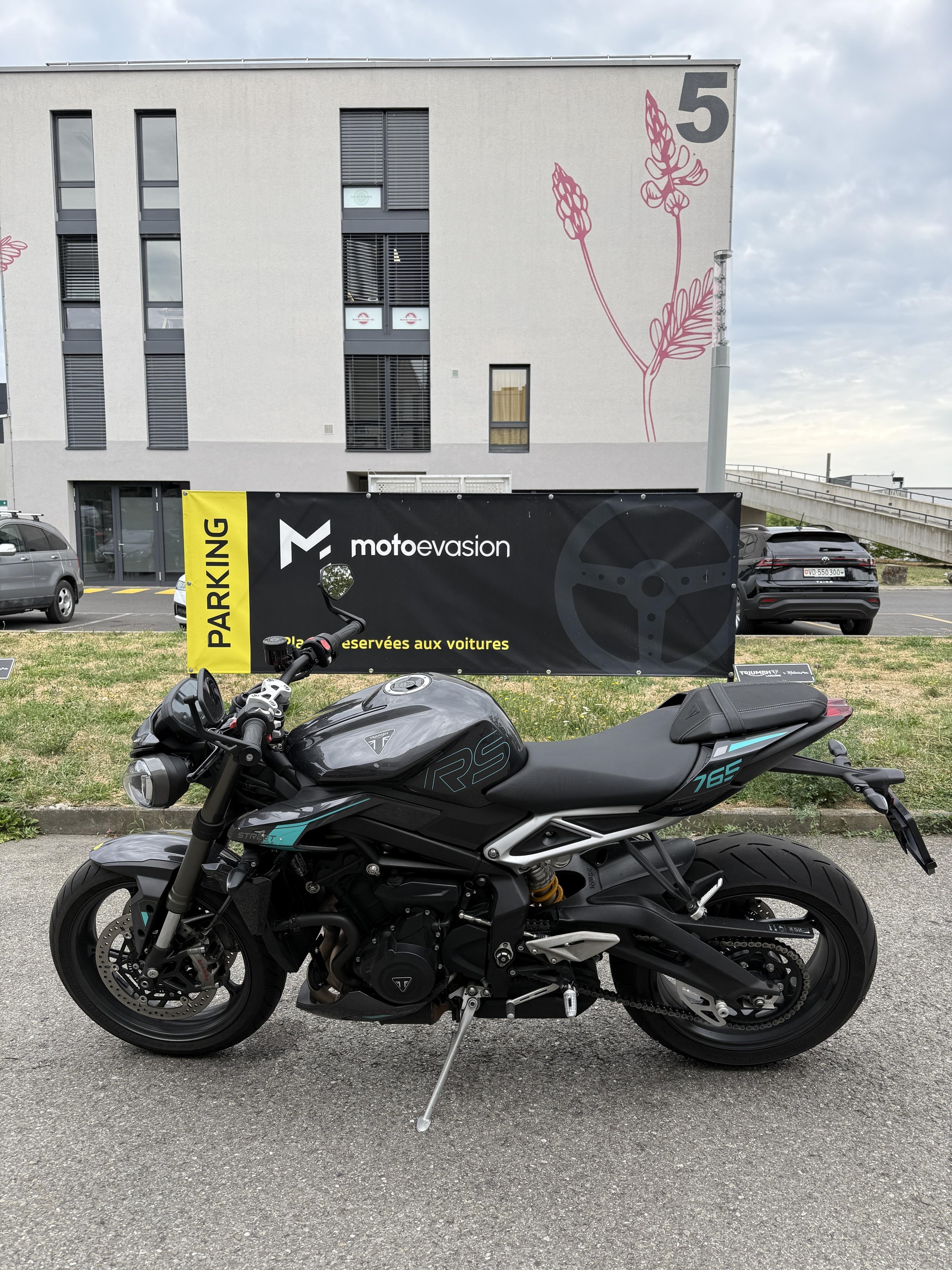 TRIUMPH Street Triple 765 RS-showroom-element-1