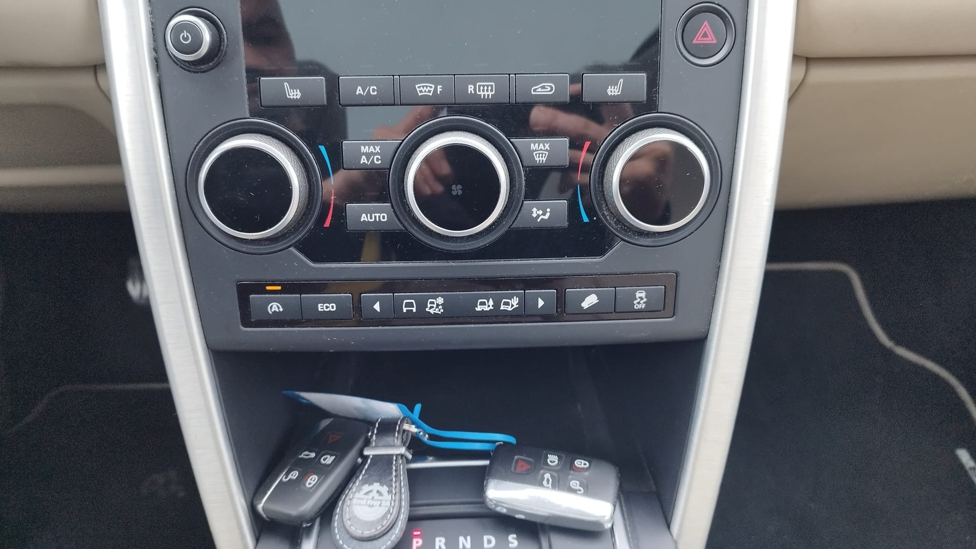 LAND ROVER Discovery Sport 2.0 Si4 HSE Luxury AT9-image-15