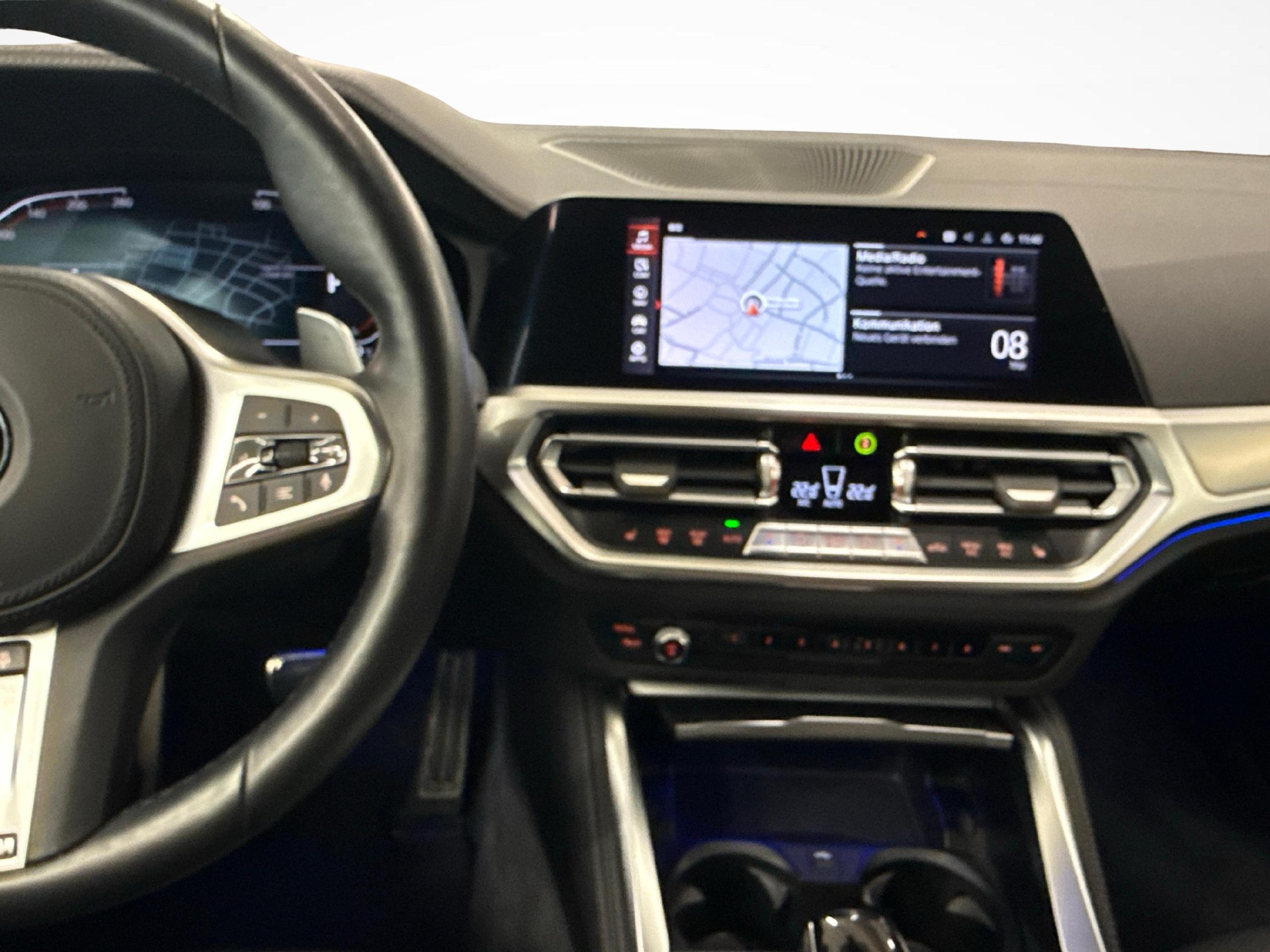 BMW 420i SAG Cabrio-image-13