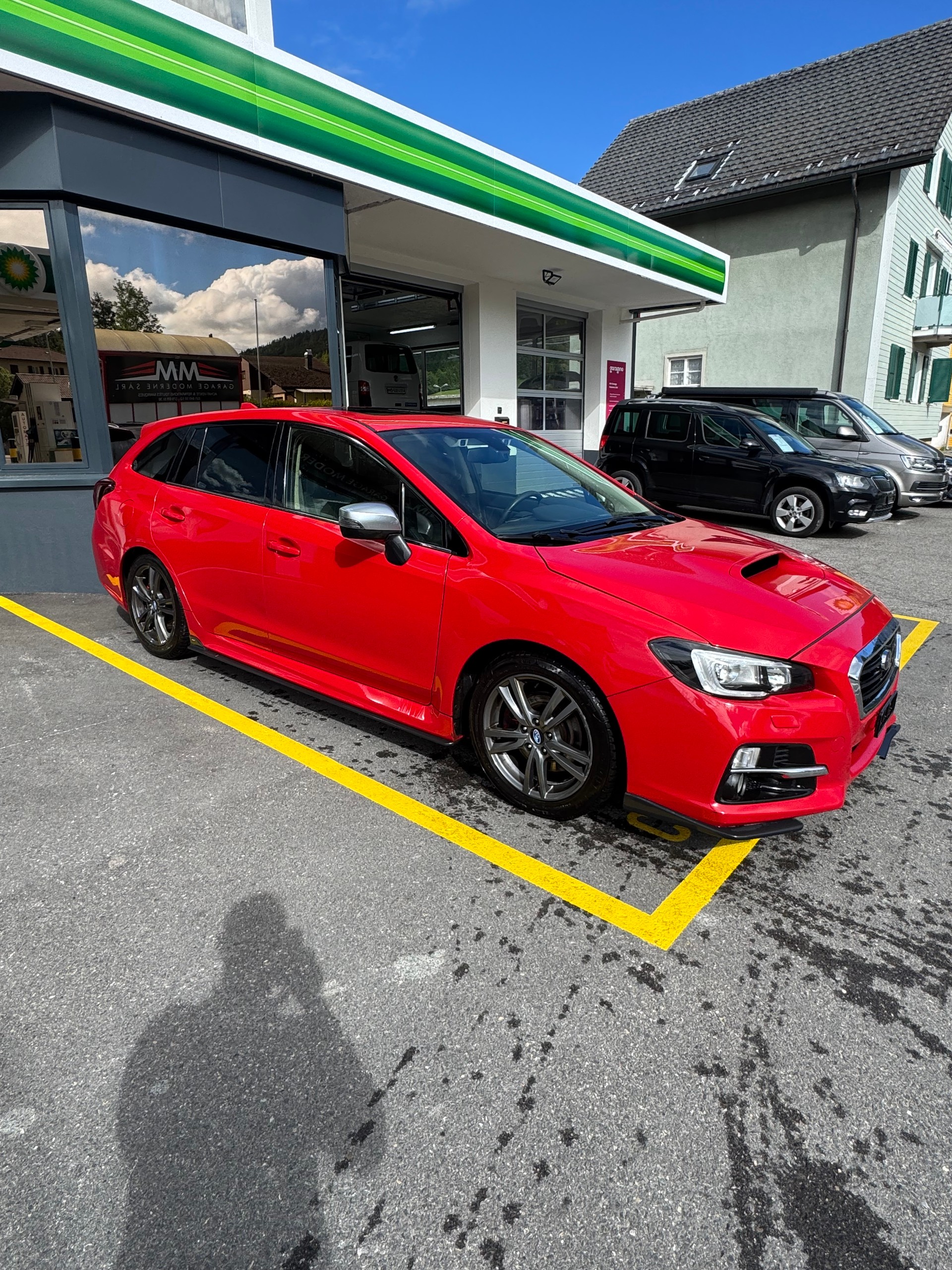 SUBARU Levorg 1.6DIT Luxury S AWD Lineartronic-image-2