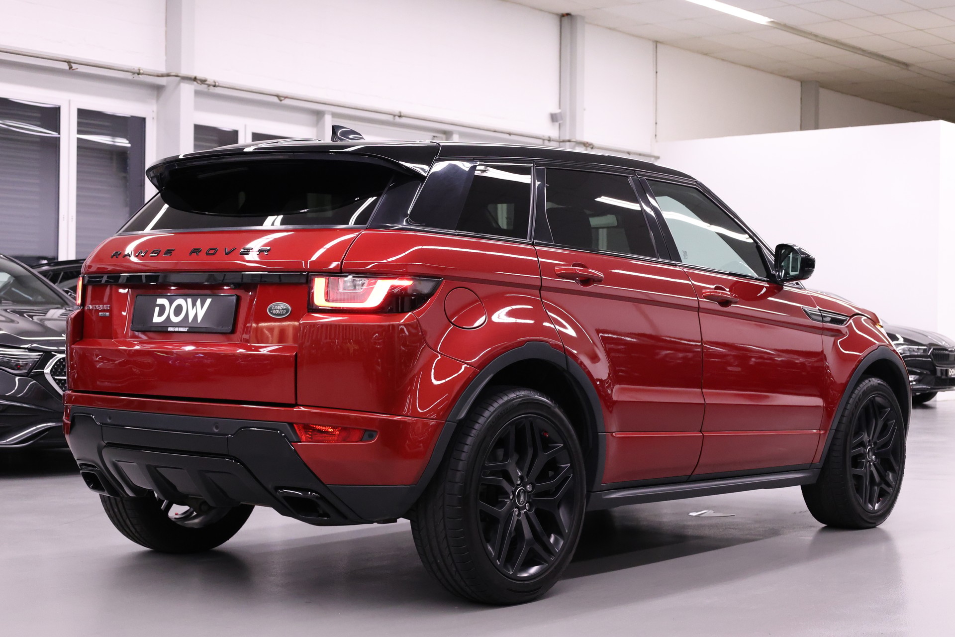 LAND ROVER Range Rover Evoque 2.0 TD4 HSE Dynamic-image-8
