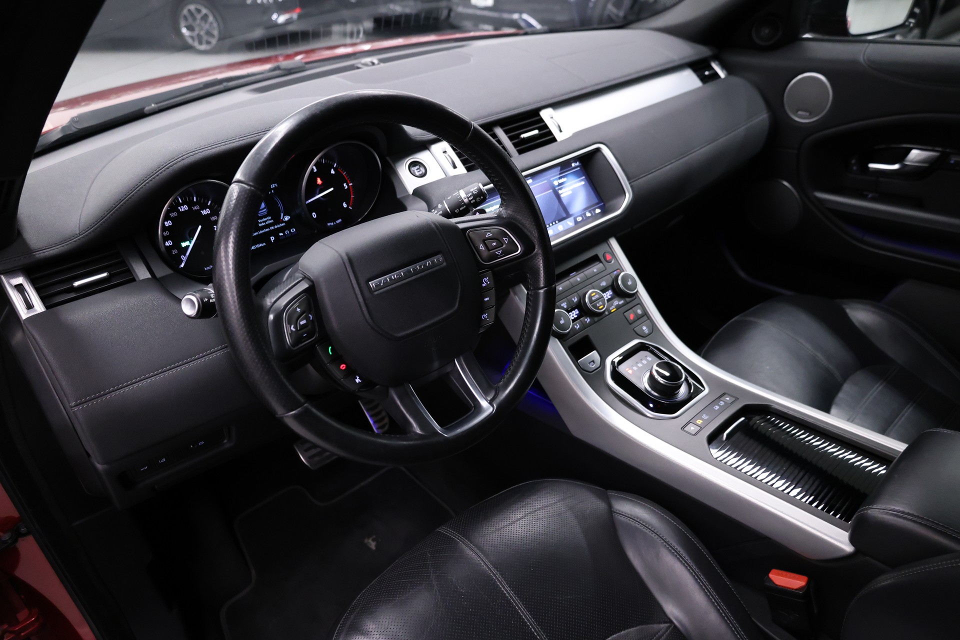 LAND ROVER Range Rover Evoque 2.0 TD4 HSE Dynamic-image-17