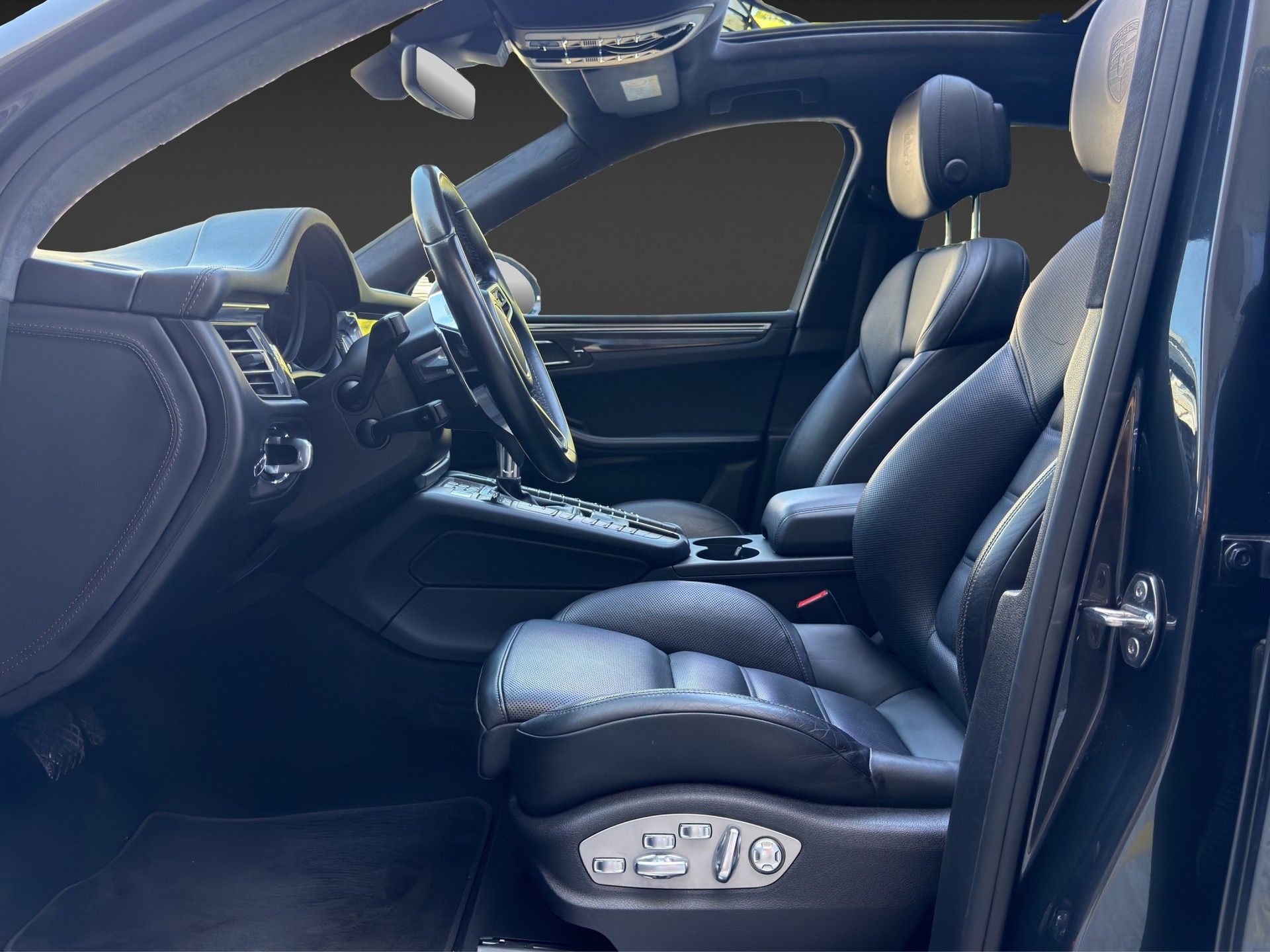 PORSCHE Macan Turbo PDK-image-6