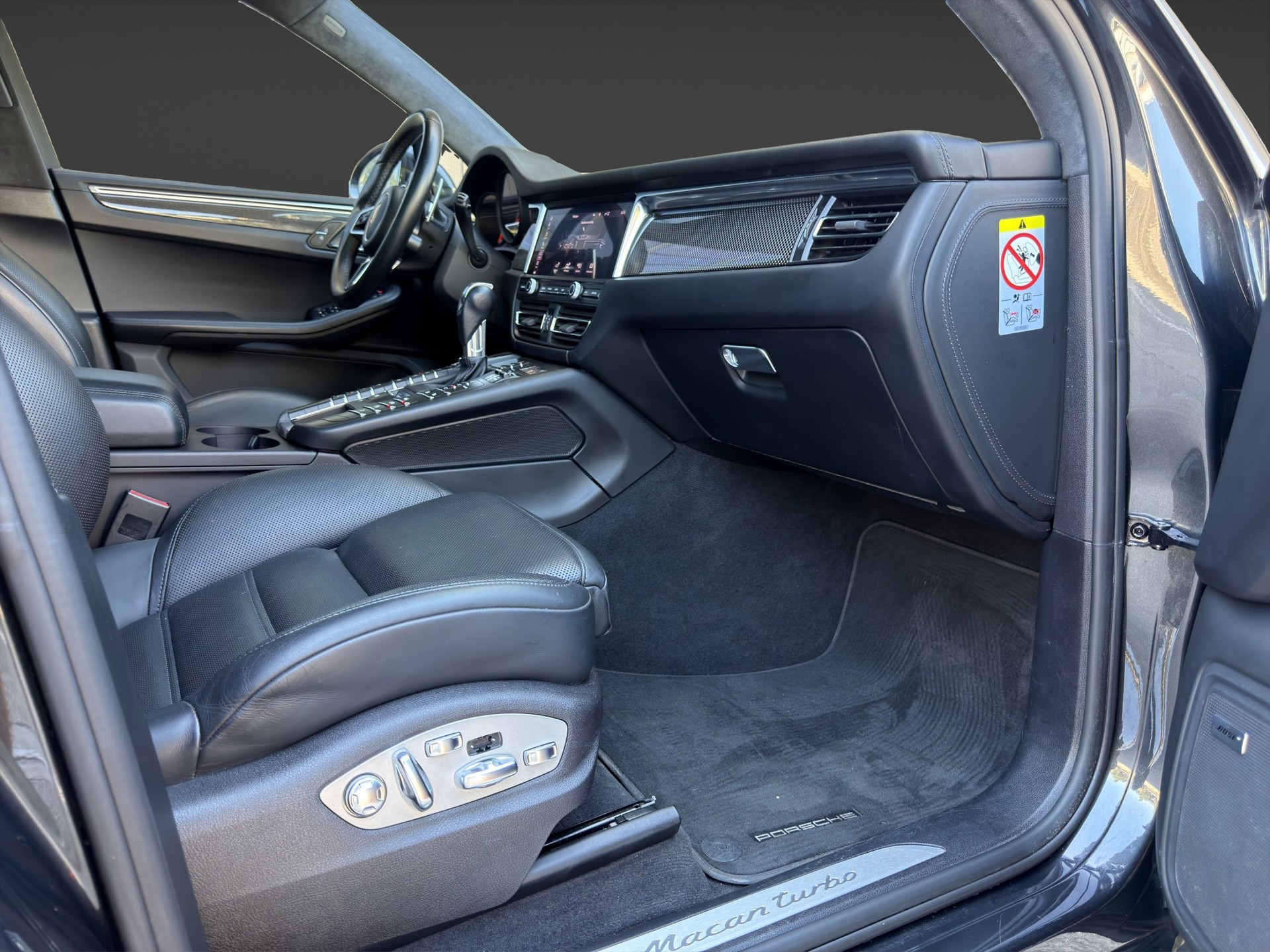 PORSCHE Macan Turbo PDK-image-8