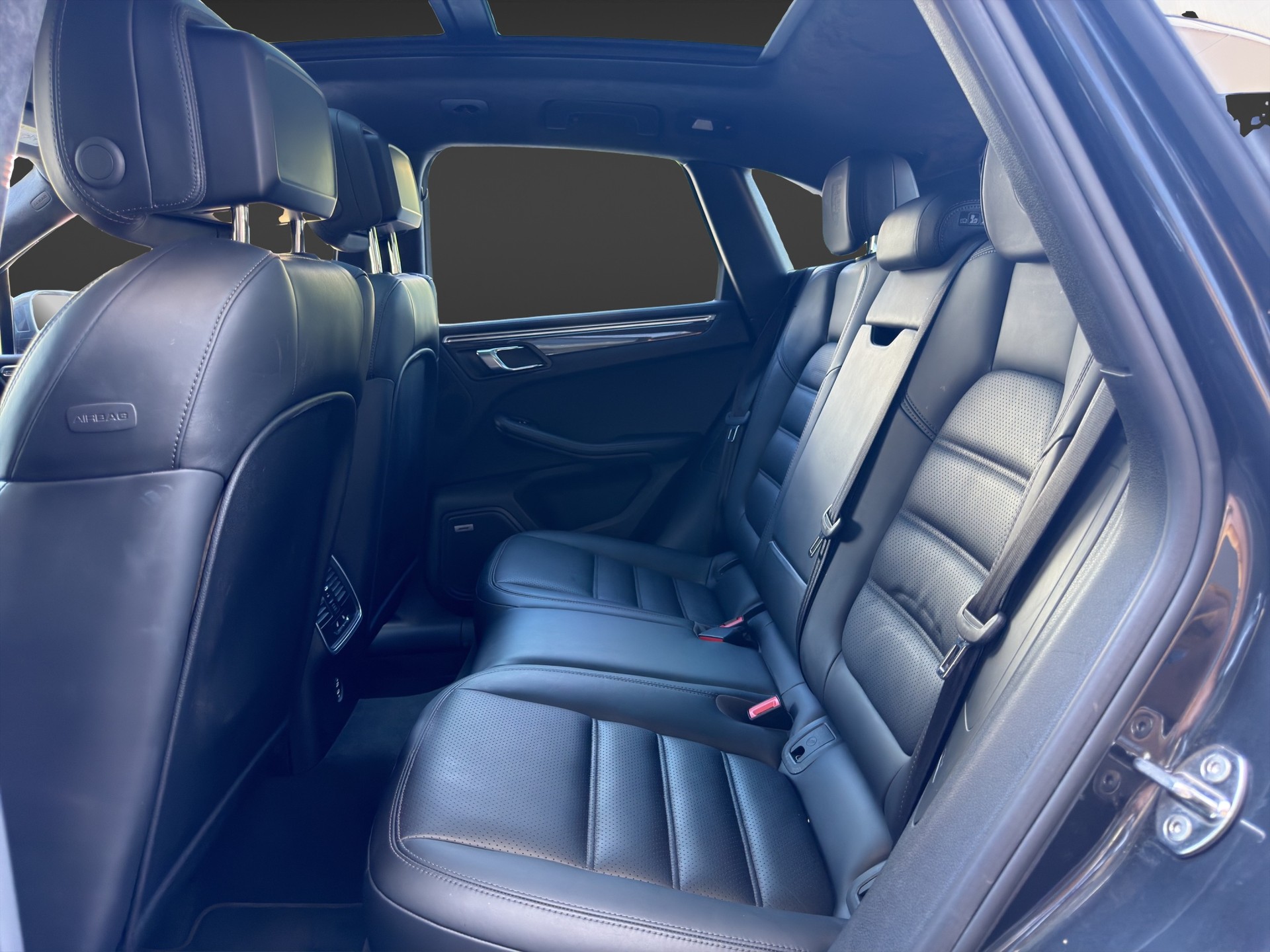 PORSCHE Macan Turbo PDK-image-9