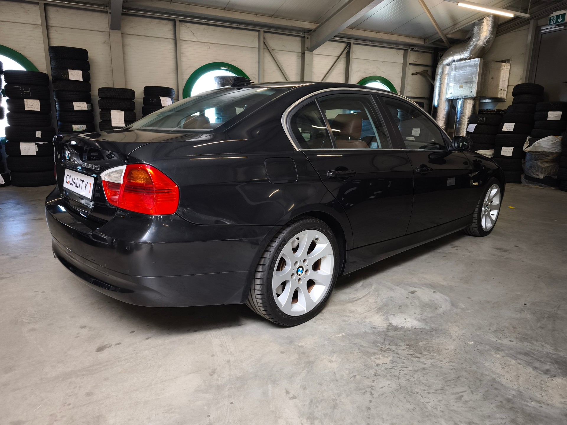 BMW 330d-image-2