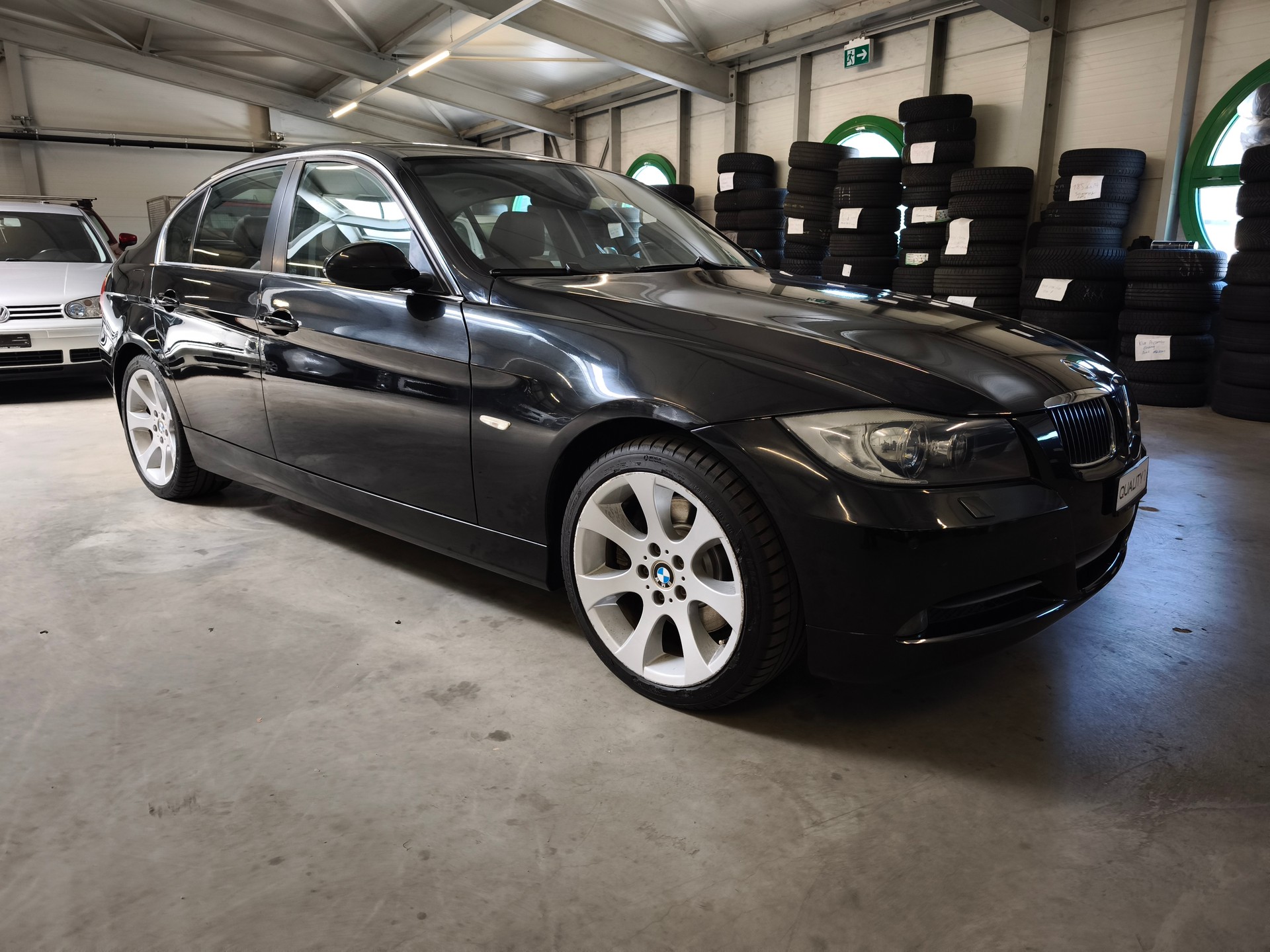 BMW 330d-image-1