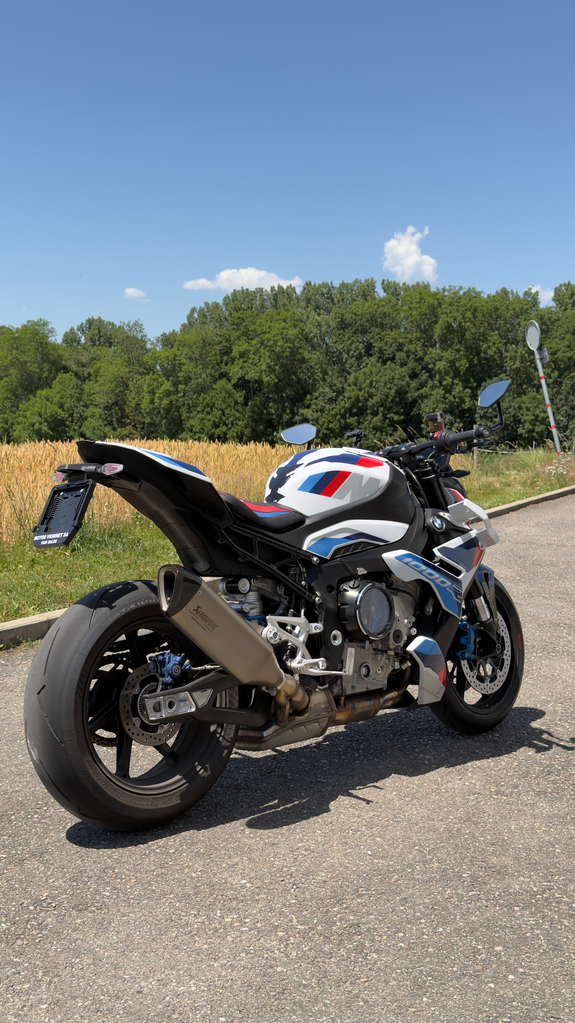 BMW M 1000 R-image-2
