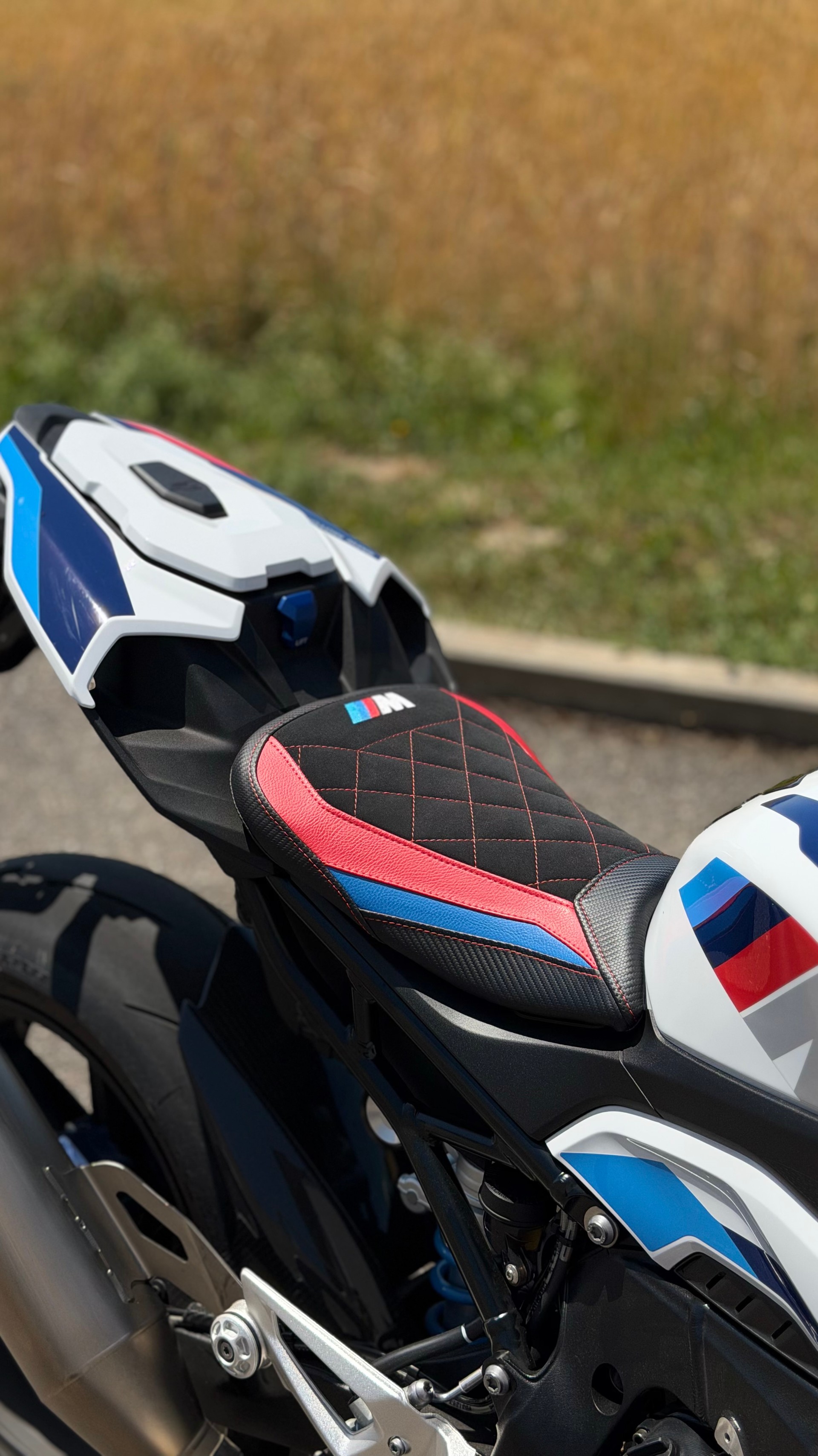 BMW M 1000 R-image-5